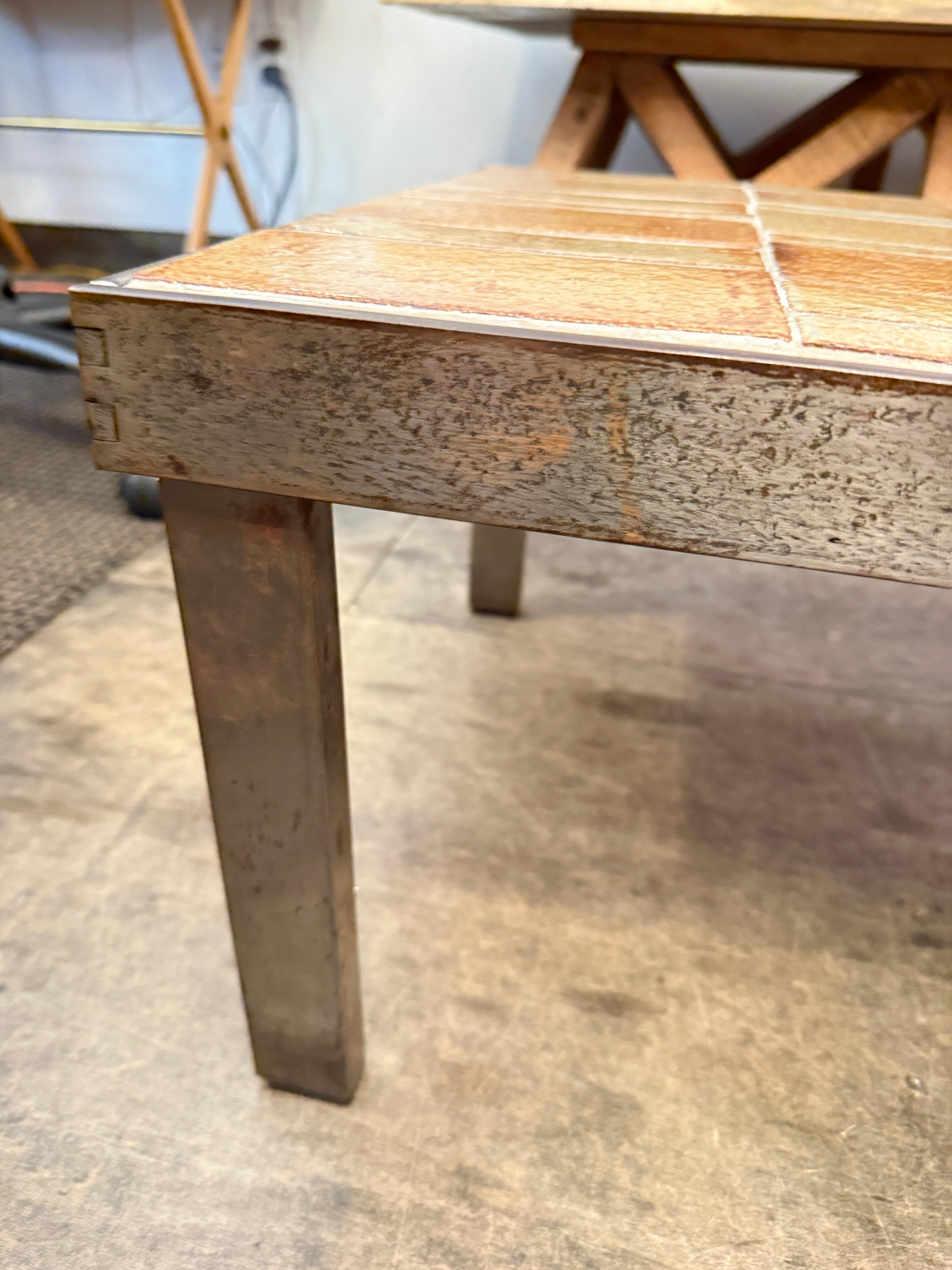Table basse en acier et céramique signée Roger Capron, 1960 Bon état - En vente à North Miami, FL