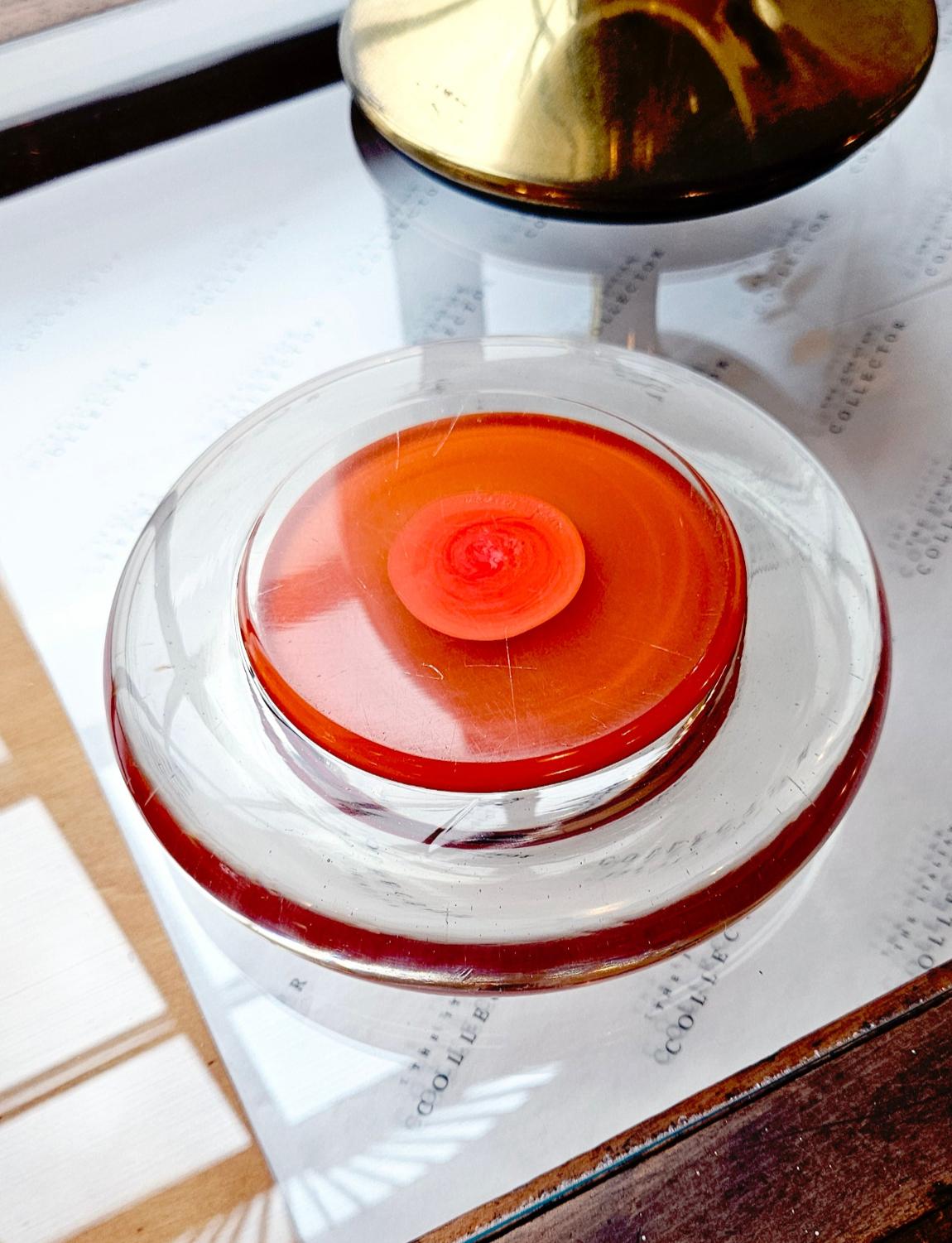 1960s Signed Venini Orange Murano Glass Bowl (bol en verre de Murano signé) Bon état - En vente à Florence, Tuscany