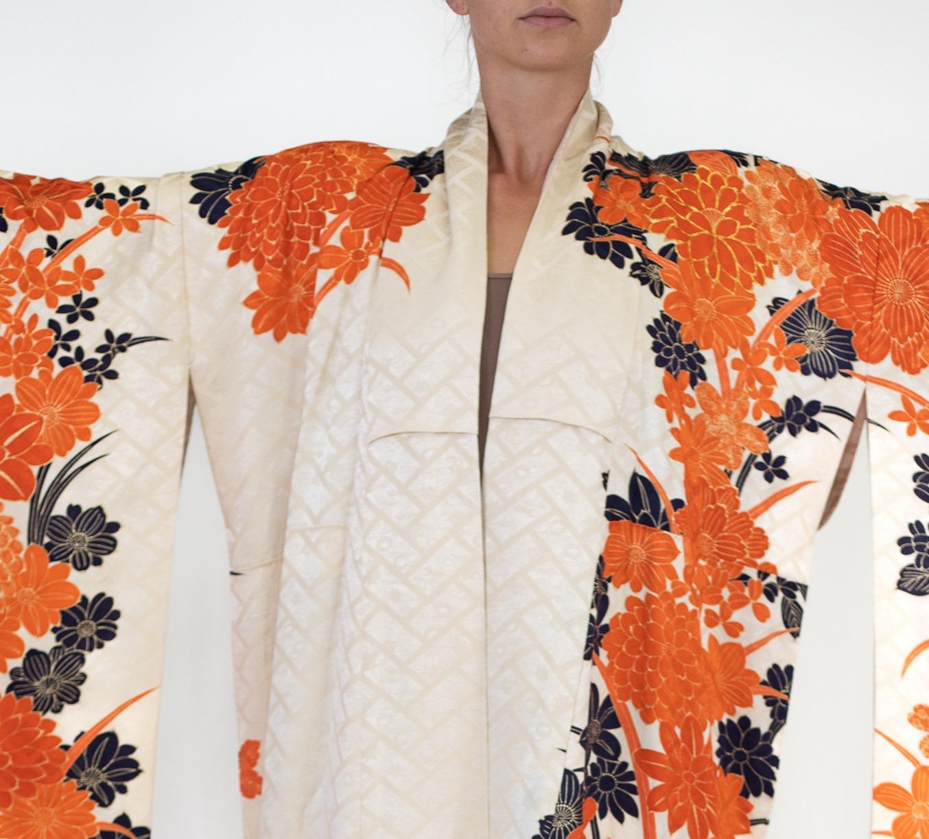 1960S Silk Jacquard Orange & Black Floral Kimono For Sale 7
