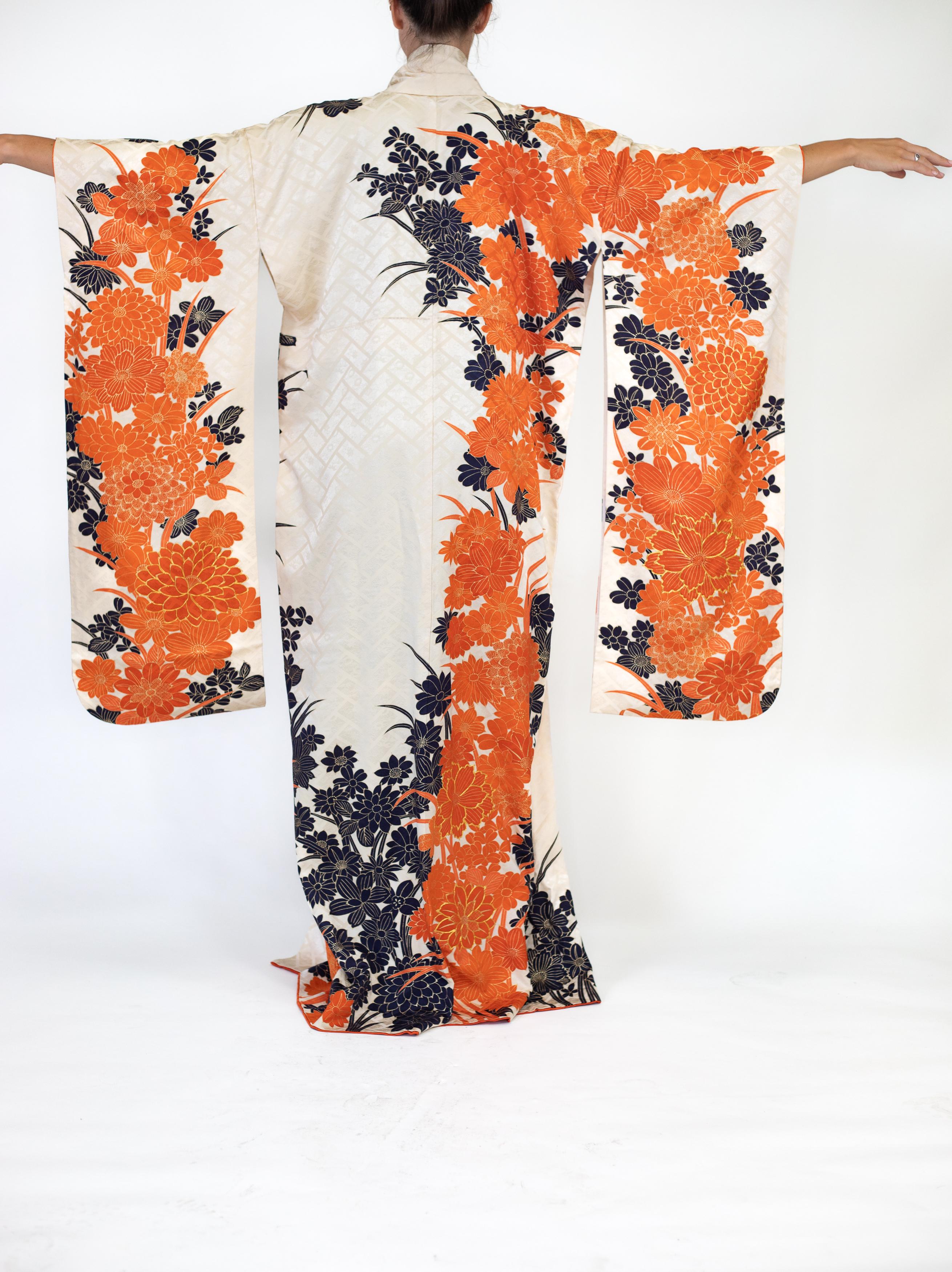 1960S Silk Jacquard Orange & Black Floral Kimono For Sale 6