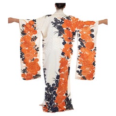 Kimono à fleurs en jacquard de soie orange et noir des années 1960