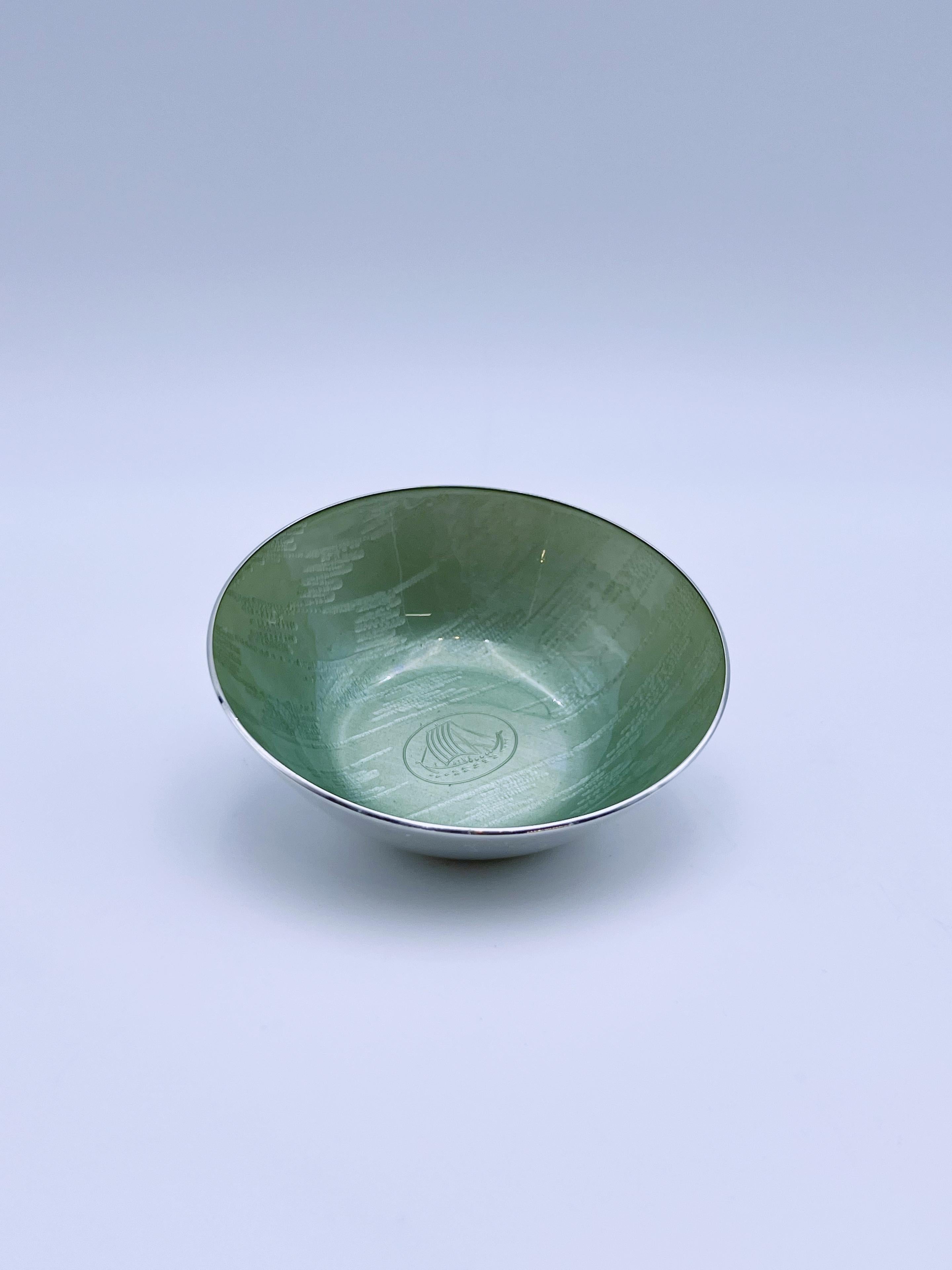 Mid-Century moderno Ciotola in argento del 1960, Grete Prytz Kittelsen (1917-2010) per J. Tostrup, NORVEGIA in vendita