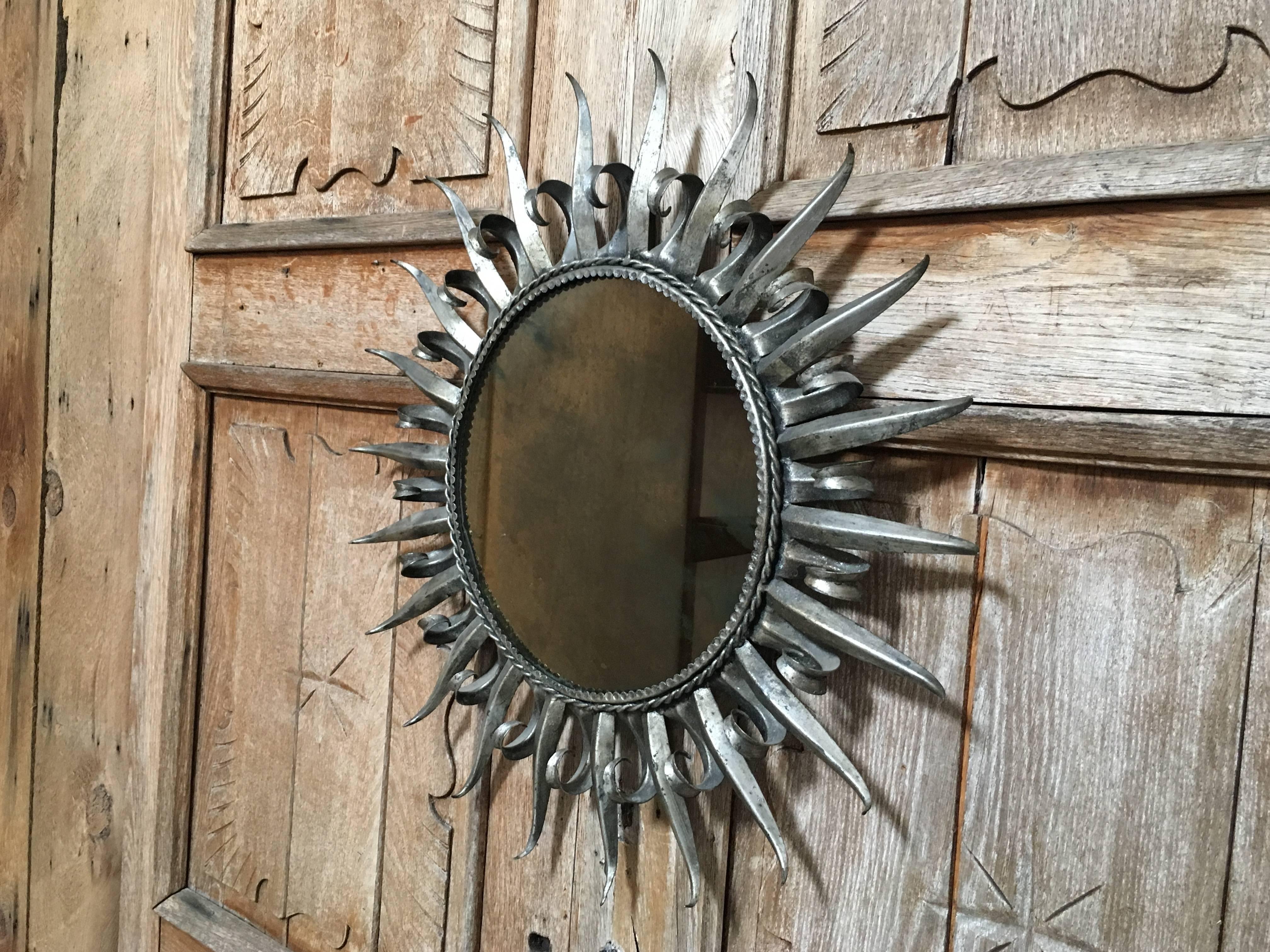 1960s Silver Leaf Metal Sunburst Mirror In Good Condition For Sale In Denton, TX