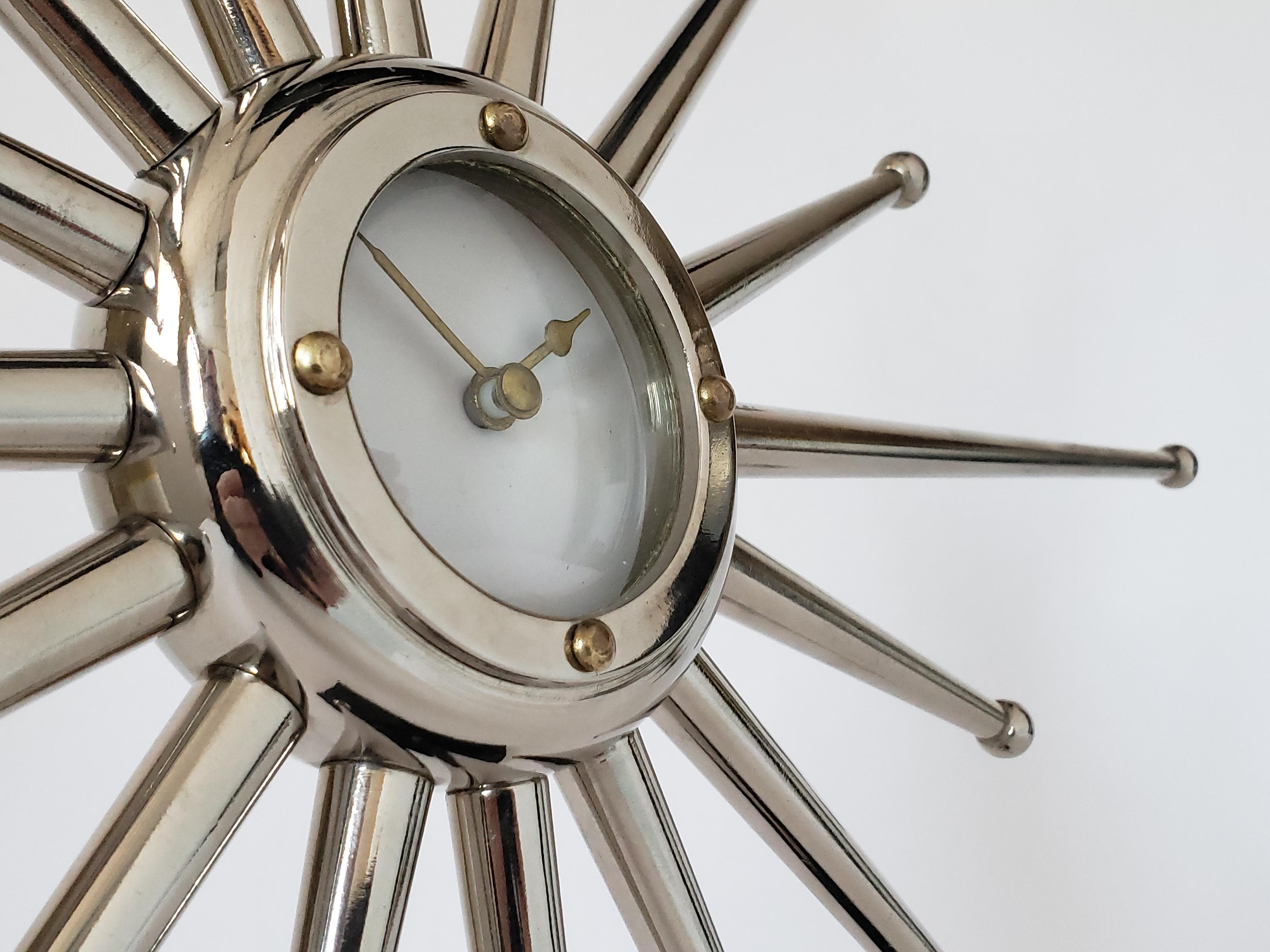 1960s Silver Plated Hand Machined Sunburst Desk Clock, USA In Good Condition In St- Leonard, Quebec