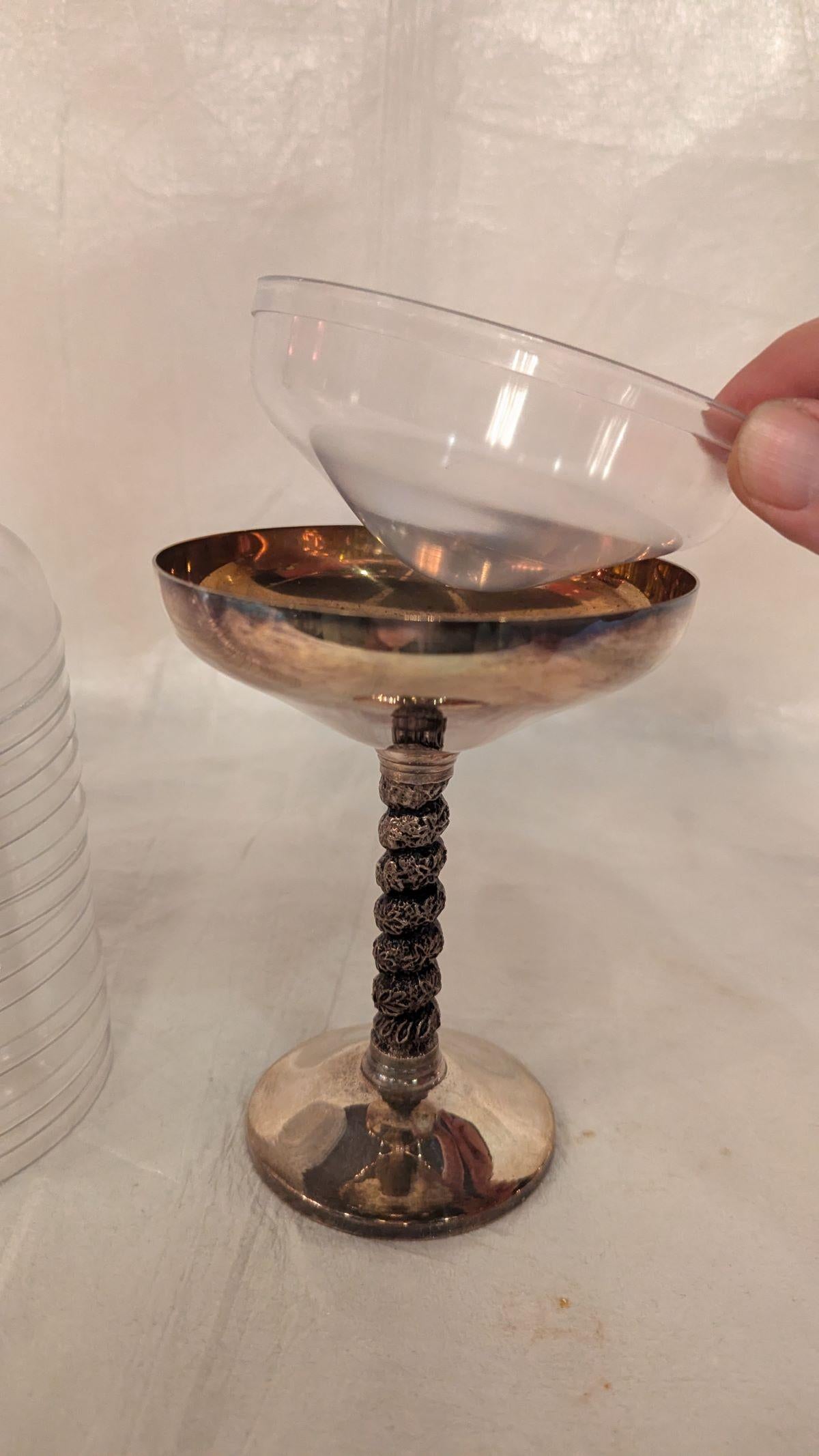 Service de verres à pied en métal argenté des années 1960 - 36 pièces en vente 4