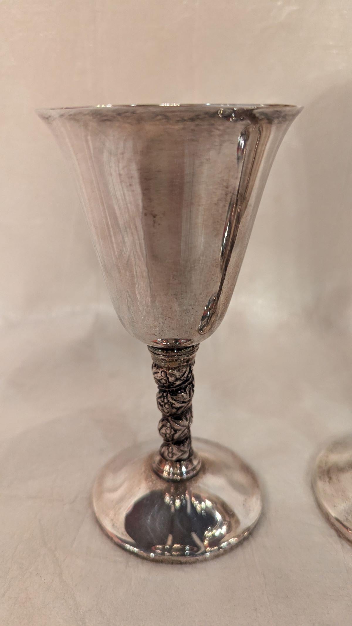 Plaqué argent Service de verres à pied en métal argenté des années 1960 - 36 pièces en vente