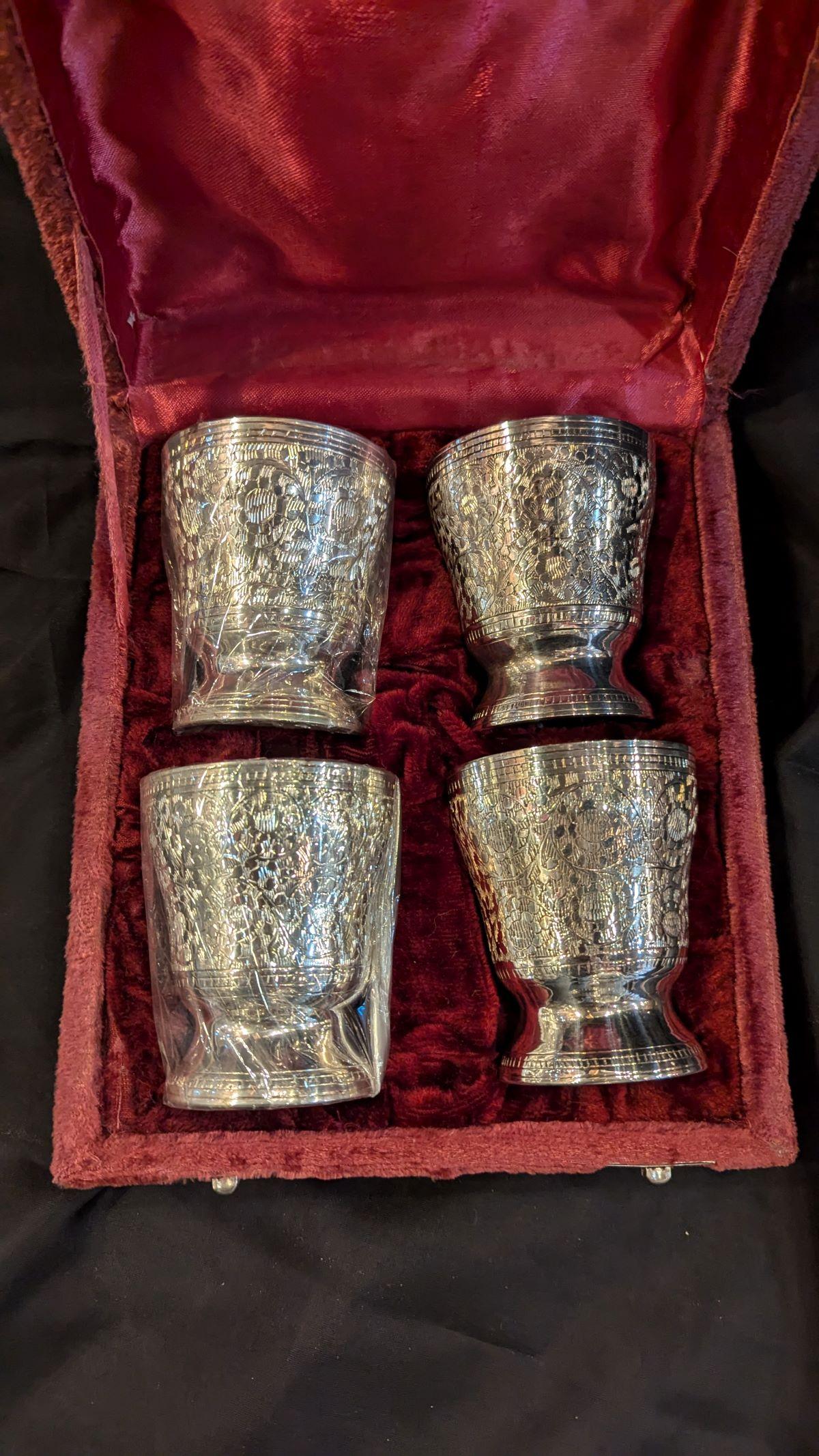 1960er Jahre Silberblech Hochzeit/Anniversary Cups - 5 Stück im Zustand „Gut“ im Angebot in Pueblo, CO