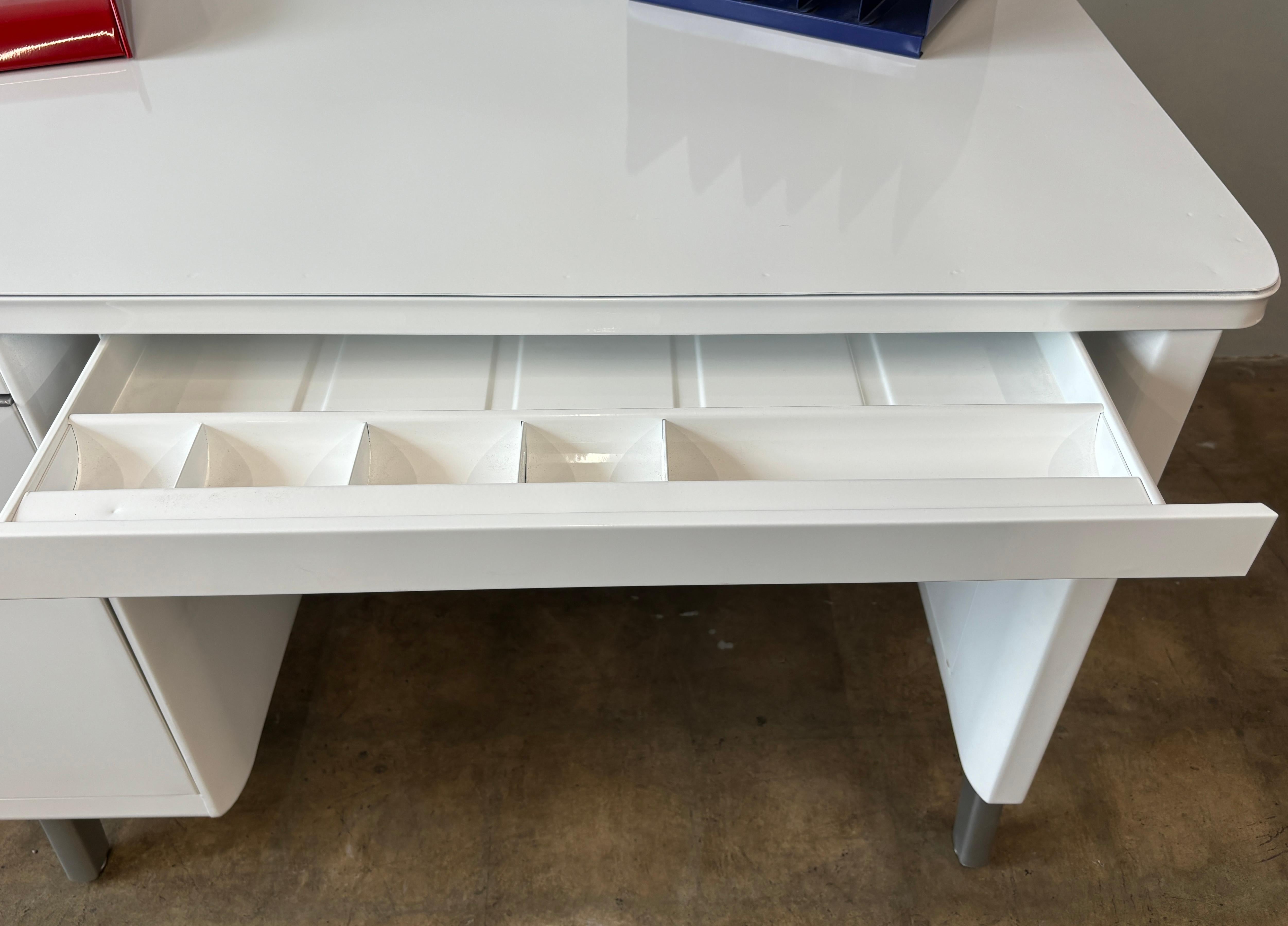 American 1960s Single Pedestal Steel Tanker Desk refinish in Gloss White