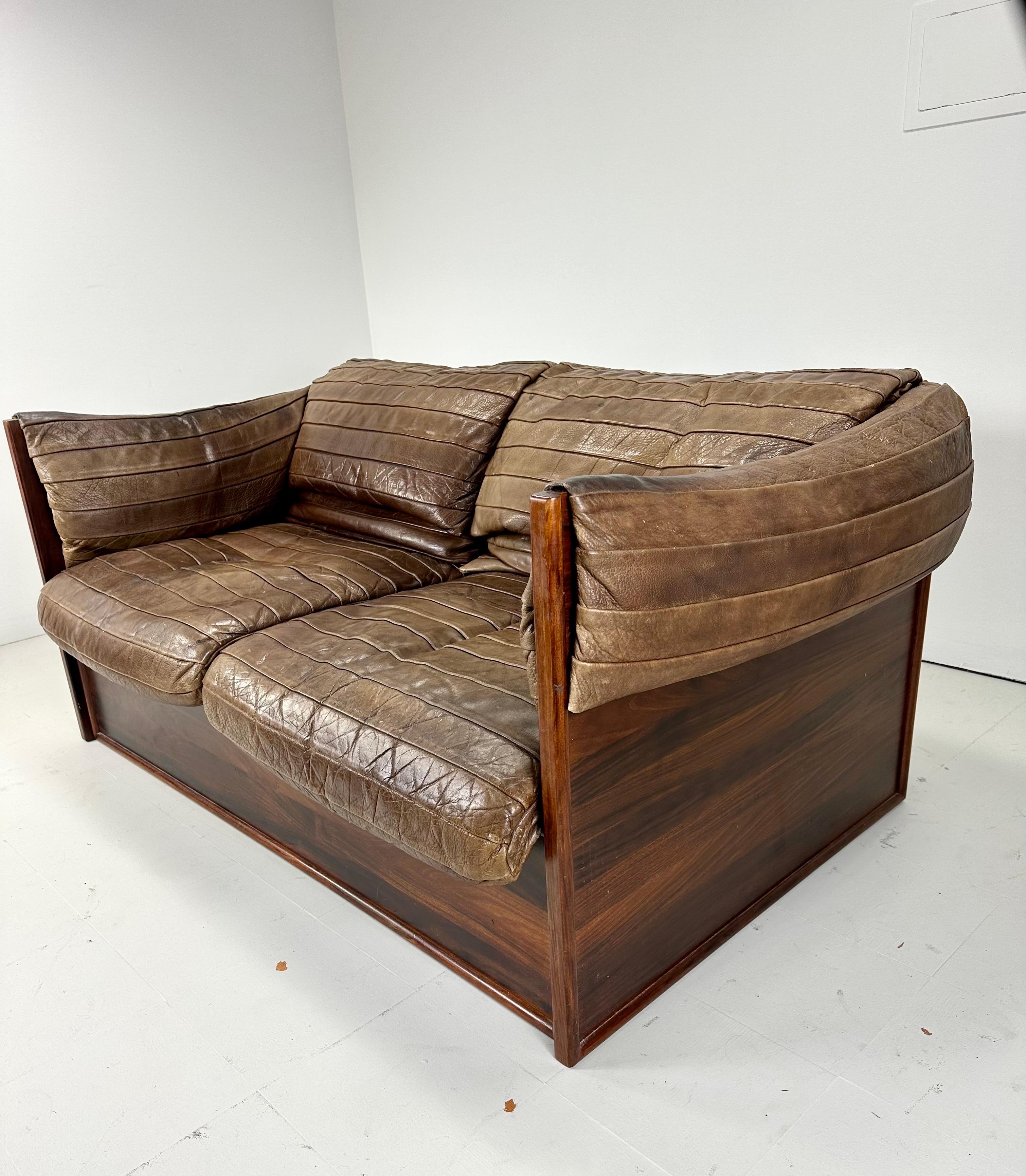 1960s Skipper Mobler Leather and Rosewood Settee For Sale 4