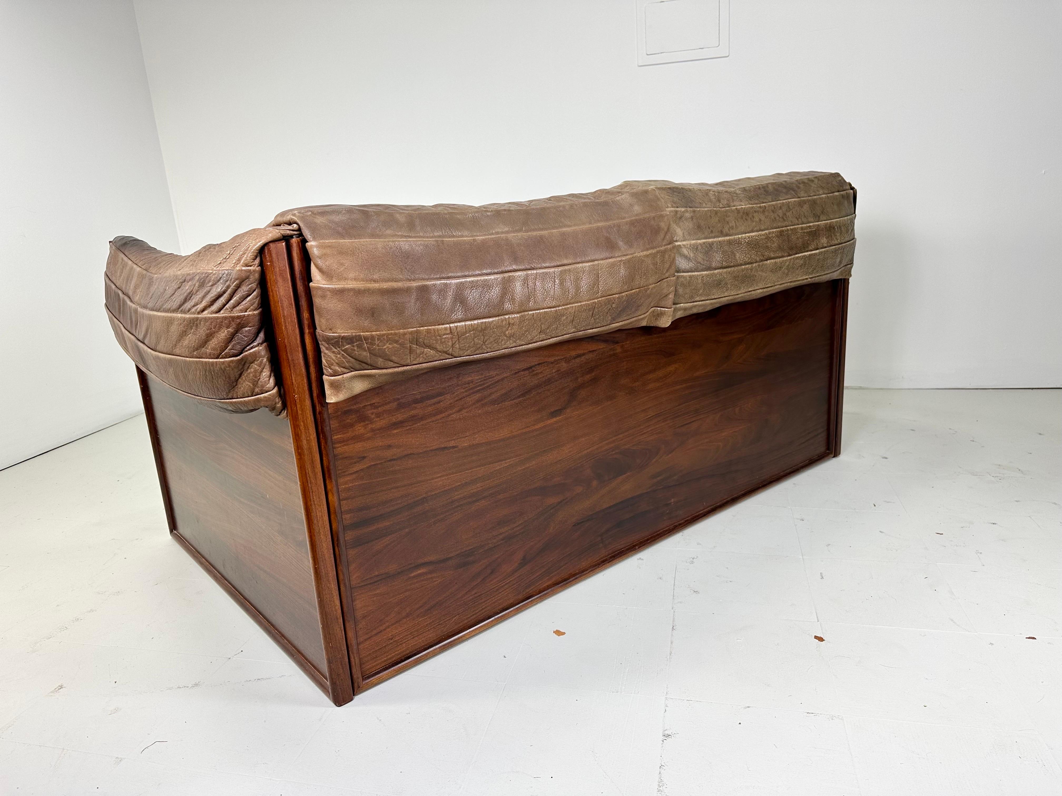 Mid-Century Modern 1960s Skipper Mobler Leather and Rosewood Settee For Sale