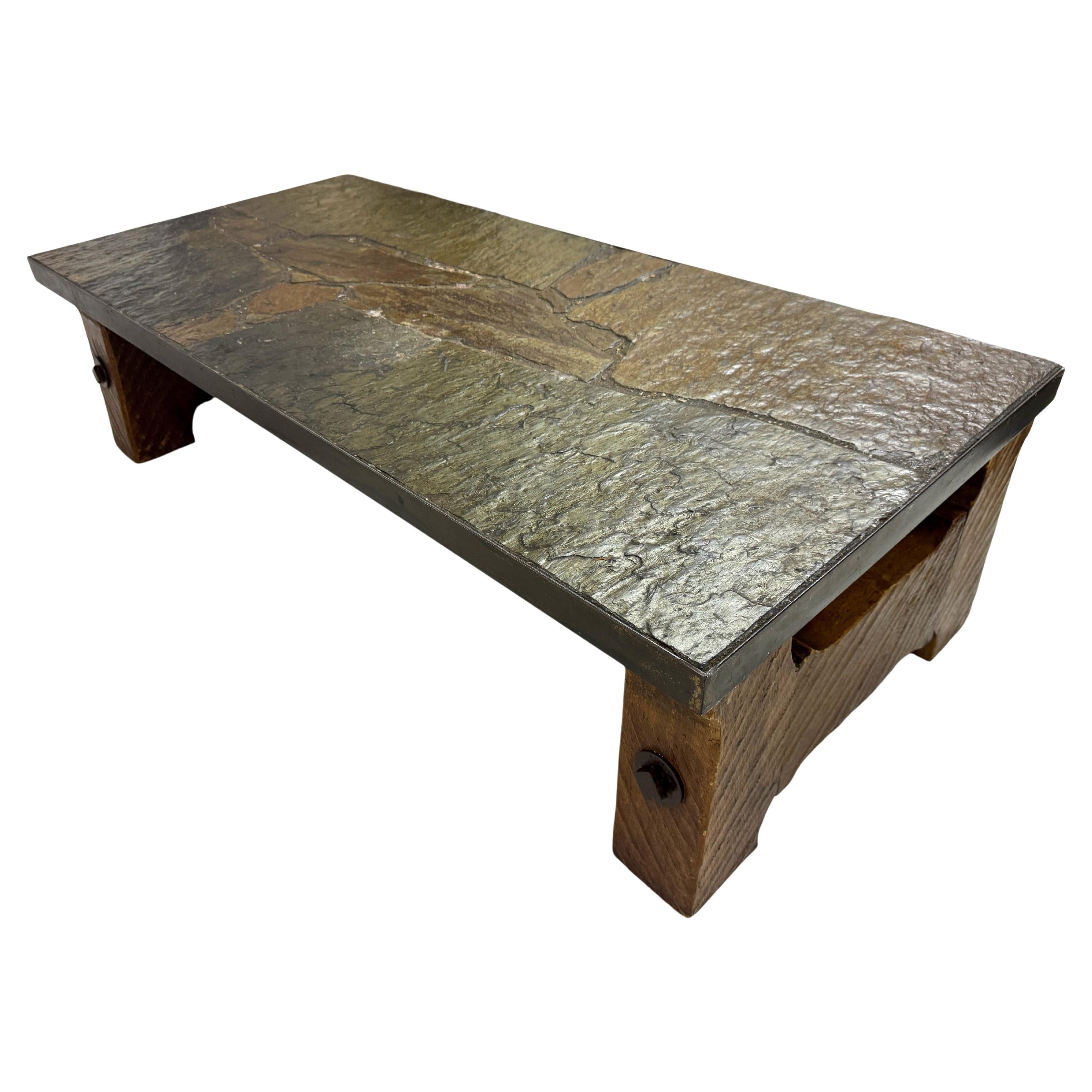 Table basse brutaliste en ardoise, béton et Oak des années 1960 en vente