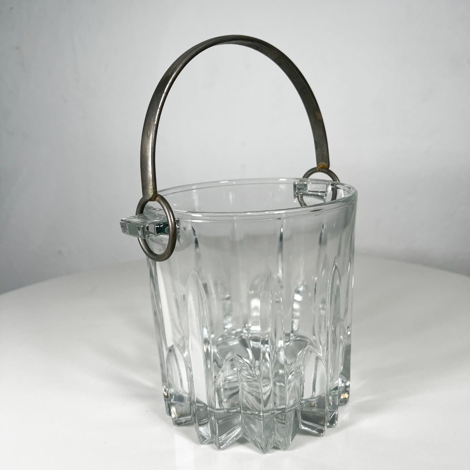1960s Small Faceted Crystal Ice Bucket Vintage Modern, Italy In Good Condition In Chula Vista, CA
