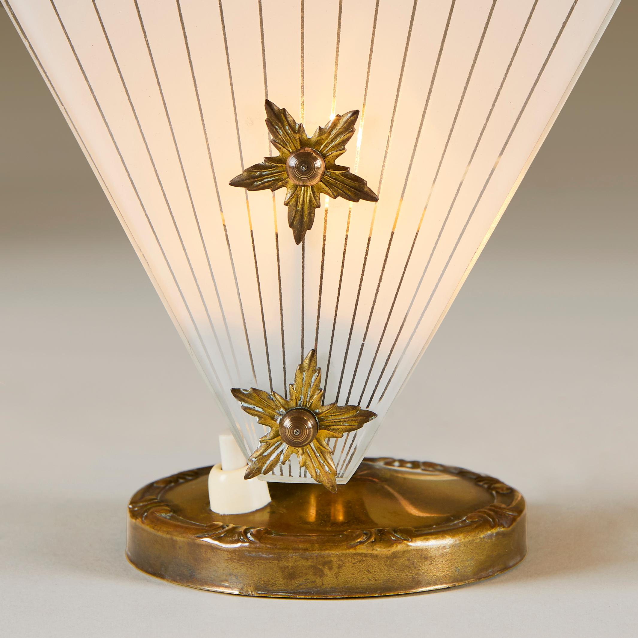 1960s small Italian glass and brass star table lamps In Good Condition For Sale In London, GB