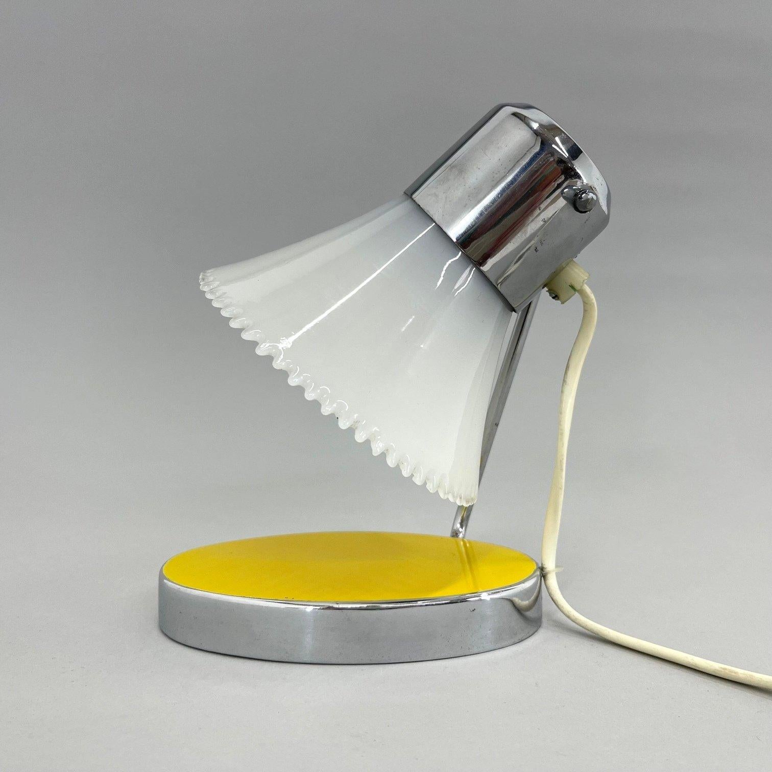 1960's Small Milk Glass & Chrome Adjustable Table Lamp In Good Condition For Sale In Praha, CZ