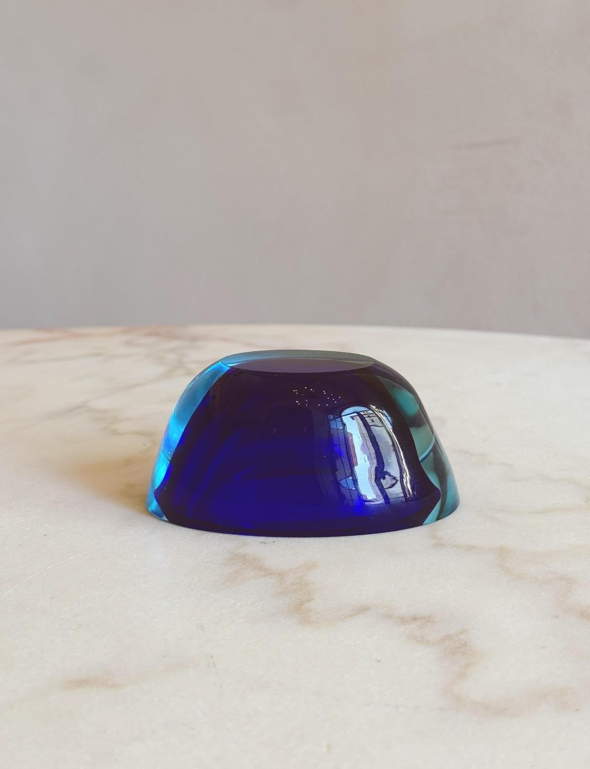 Vetro Piccola ciotola in vetro di Murano Flavio Poli blu e turchese del 1960 in vendita