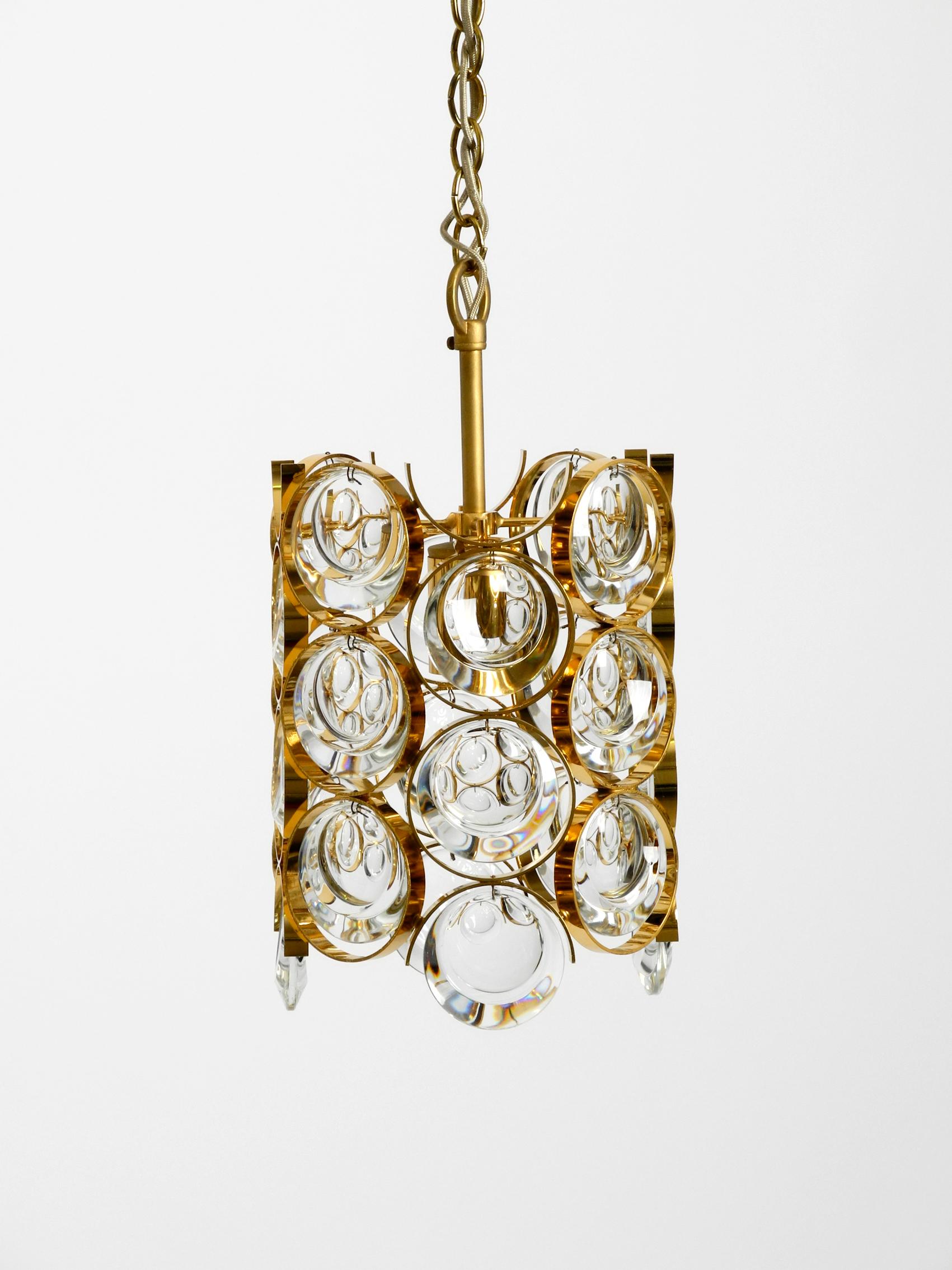 1960s Small Palwa Pendant Lamp with Heavy Brass Frame and Large Crystal Stones im Zustand „Gut“ in München, DE