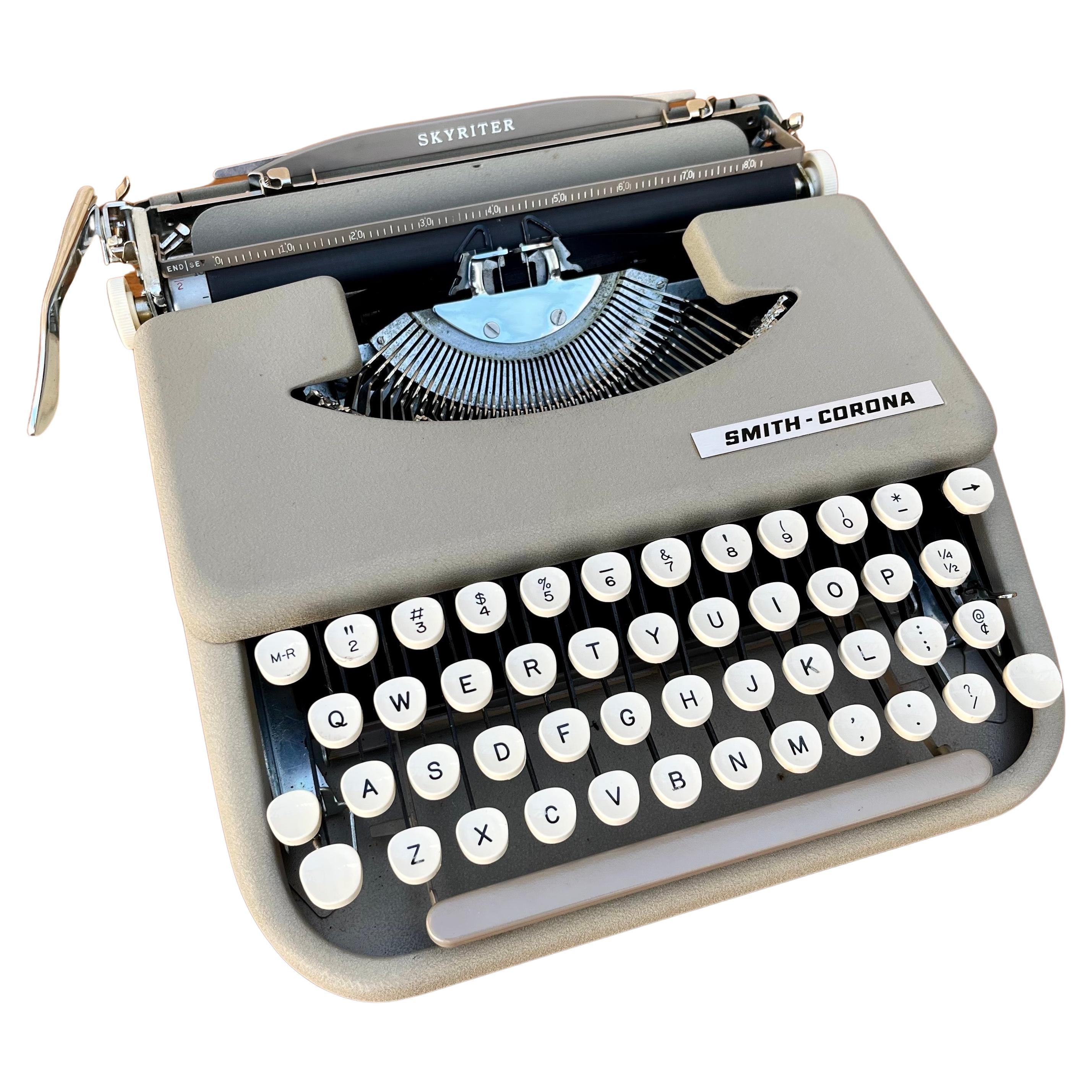 1960s Smith Corona Skyriter Portable Typewriter with Vinyl Case For Sale