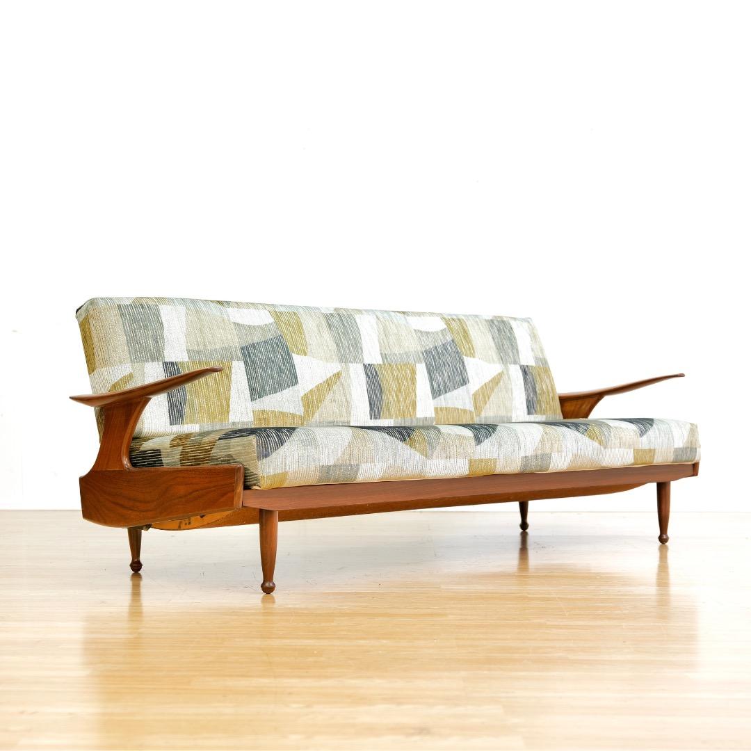 Sofá-cama de los años 60 de Greaves and Thomas en terciopelo romo abstracto en Bueno estado para la venta en Los Angeles, CA