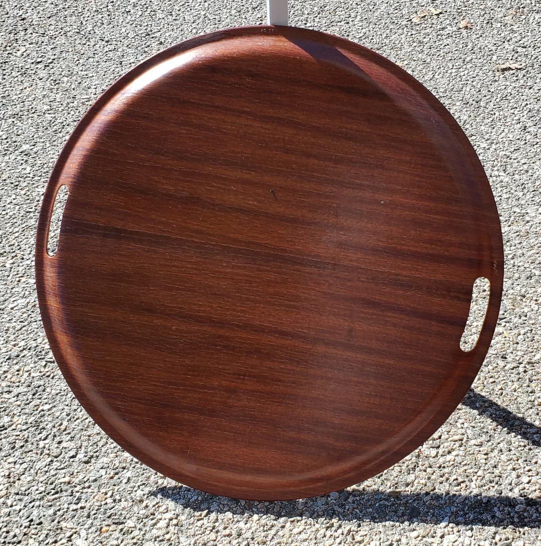 1960s Solid Round Danish Rosewood Serving Trays With Carved Out Handles For Sale 14