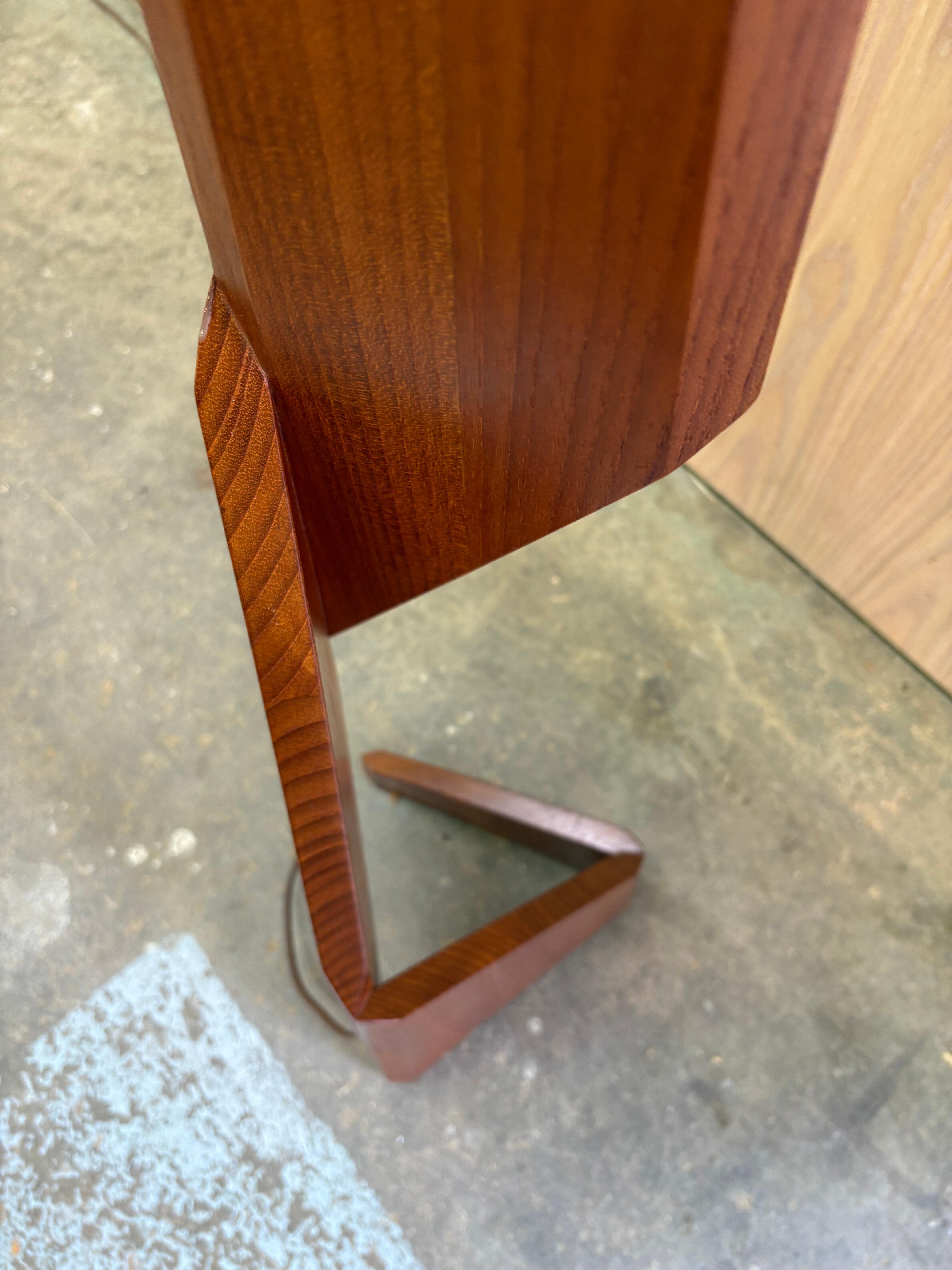 Teak Lampada da terra architettonica in teak massiccio del 1960 in vendita