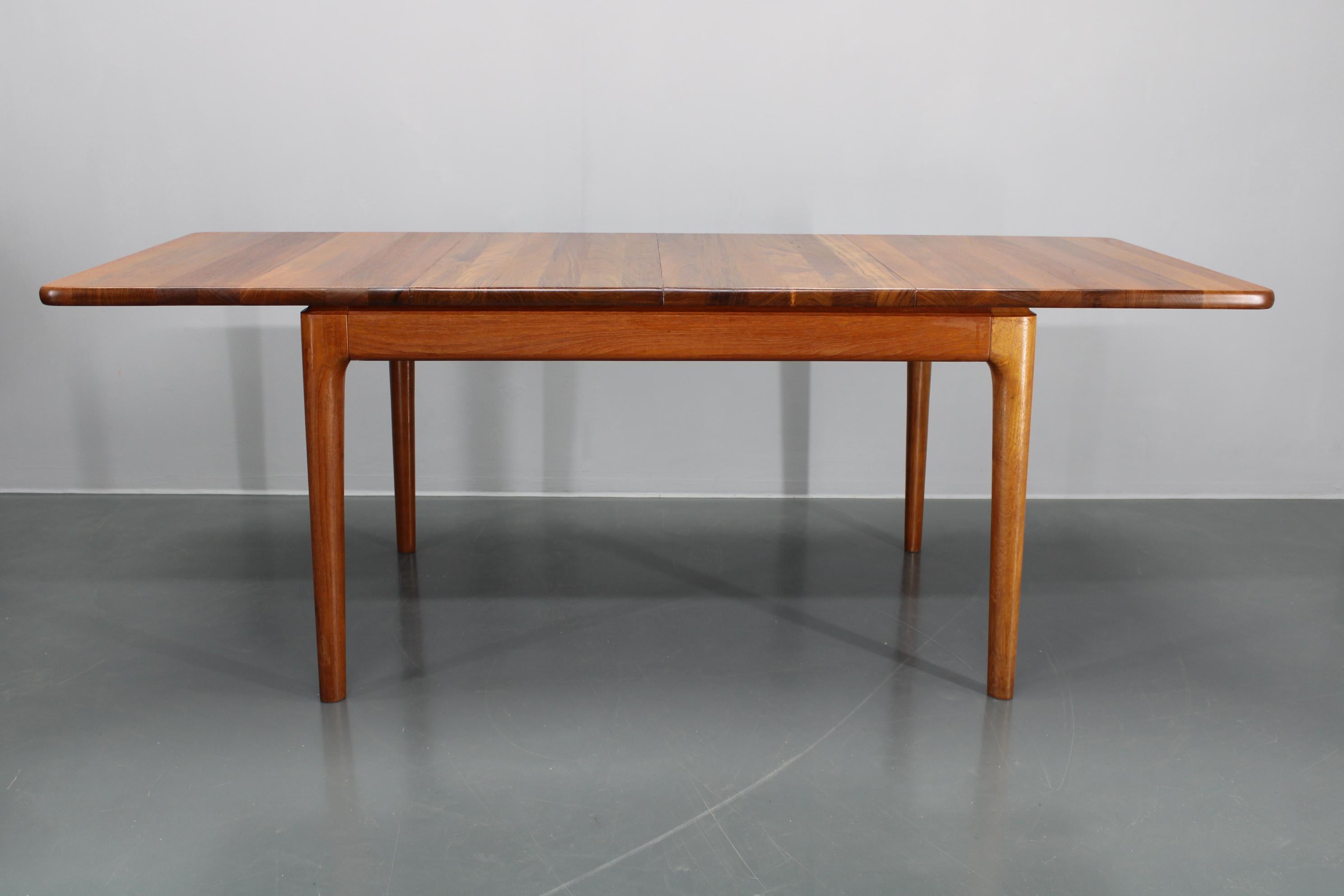 Table de salle à manger extensible en teck massif des années 1960 par Glostrup Mobelfabrik, Danemark en vente 3