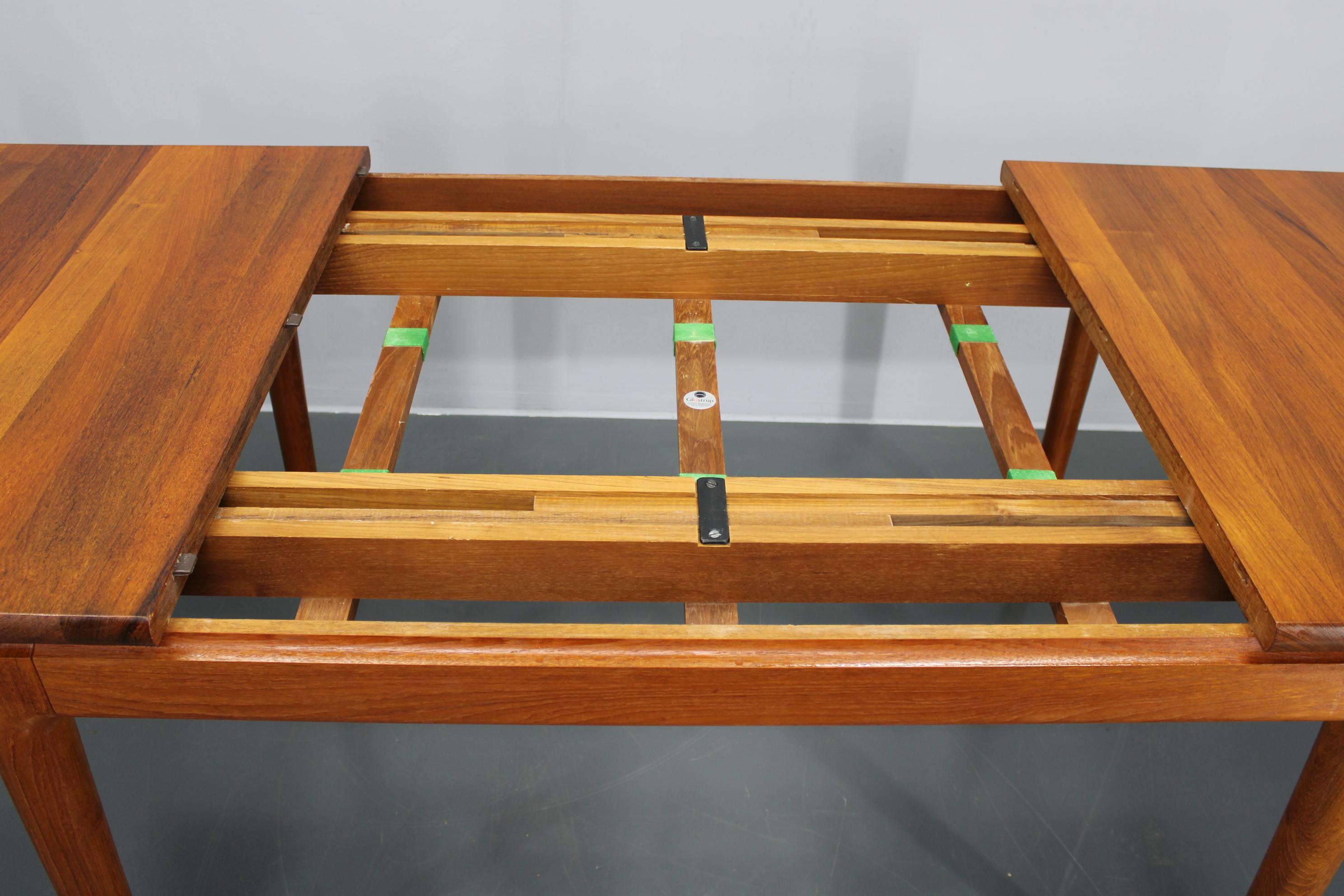 Table de salle à manger extensible en teck massif des années 1960 par Glostrup Mobelfabrik, Danemark en vente 5