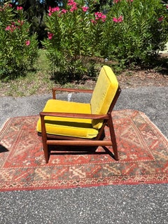 Sedia da salotto in noce massiccio Ib Kofod-Larsen per Selig, 1960