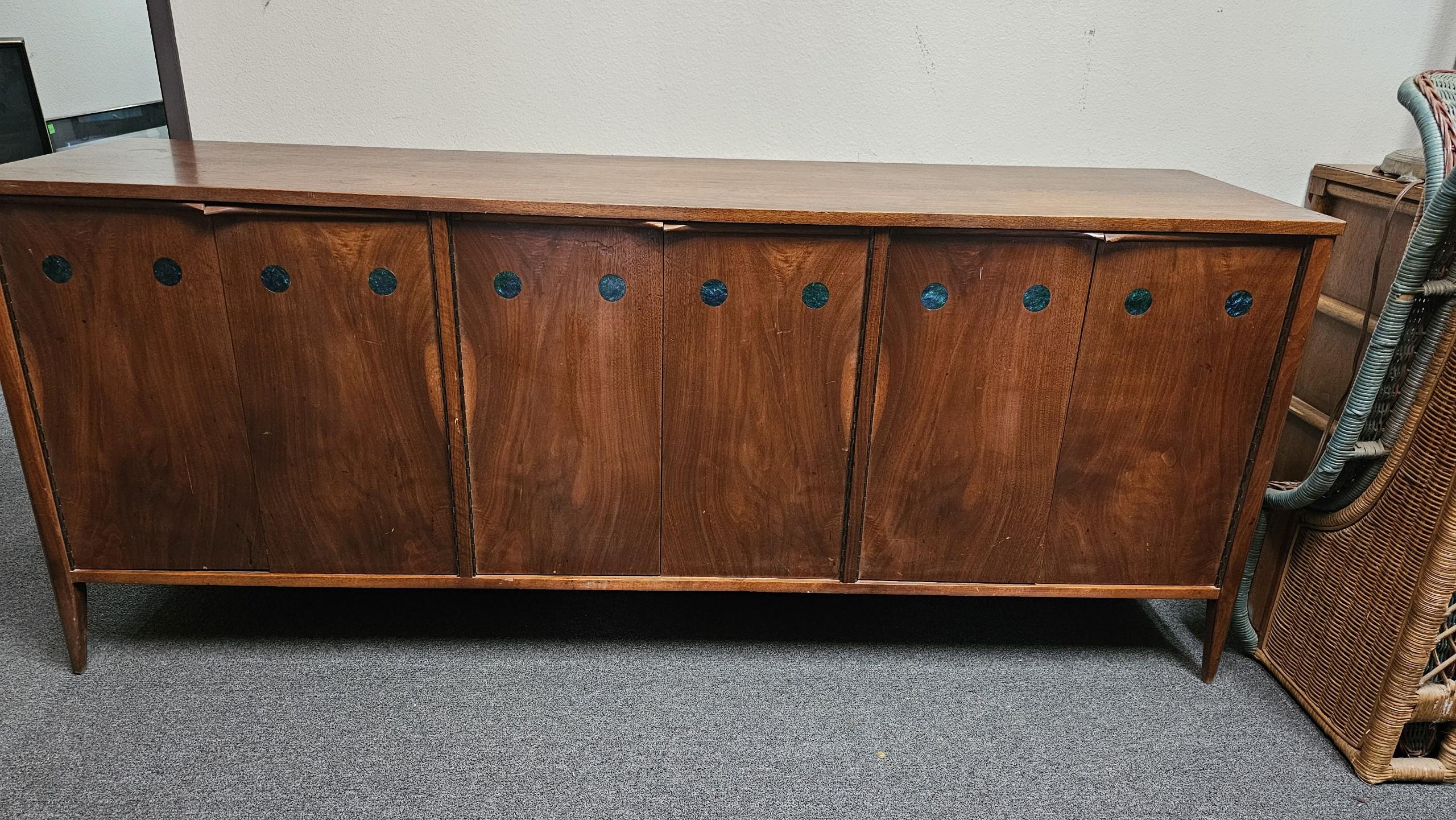 Mid-Century Modern 1960s Solid Walnut Mid Century Buffet Sideboard Credenza Mendoza Like Accents For Sale