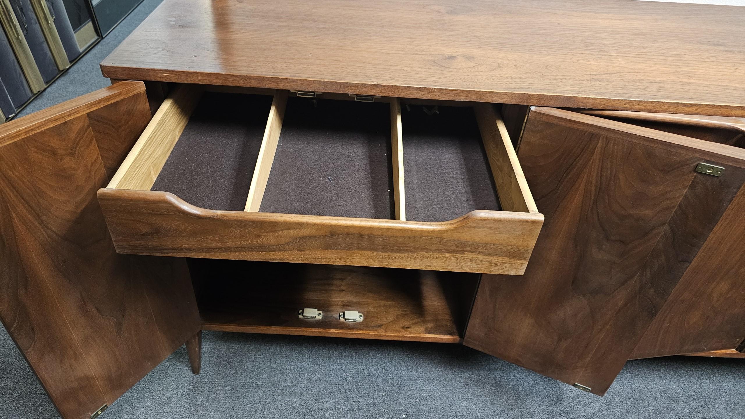 20th Century 1960s Solid Walnut Mid Century Buffet Sideboard Credenza Mendoza Like Accents For Sale
