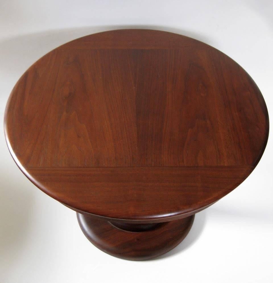 1960s solid walnut Mid-Century Modern round pedestal table, or end/side table. Made in the USA, though very Scandinavian Modern in style.