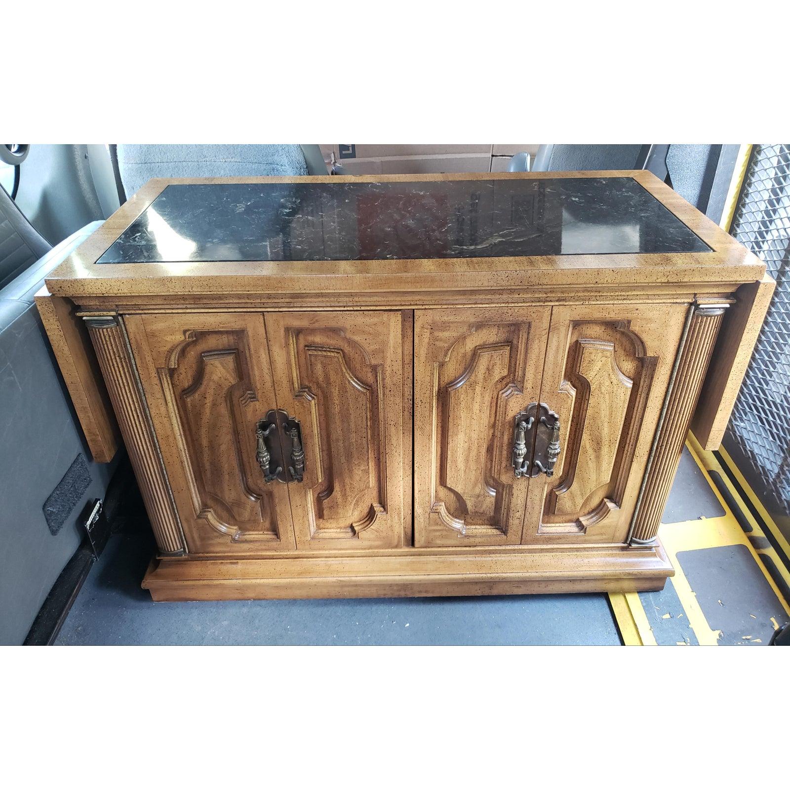 1960s Solid Wheeled Walnut Flip Top Server Bar Cabinet en vente 5