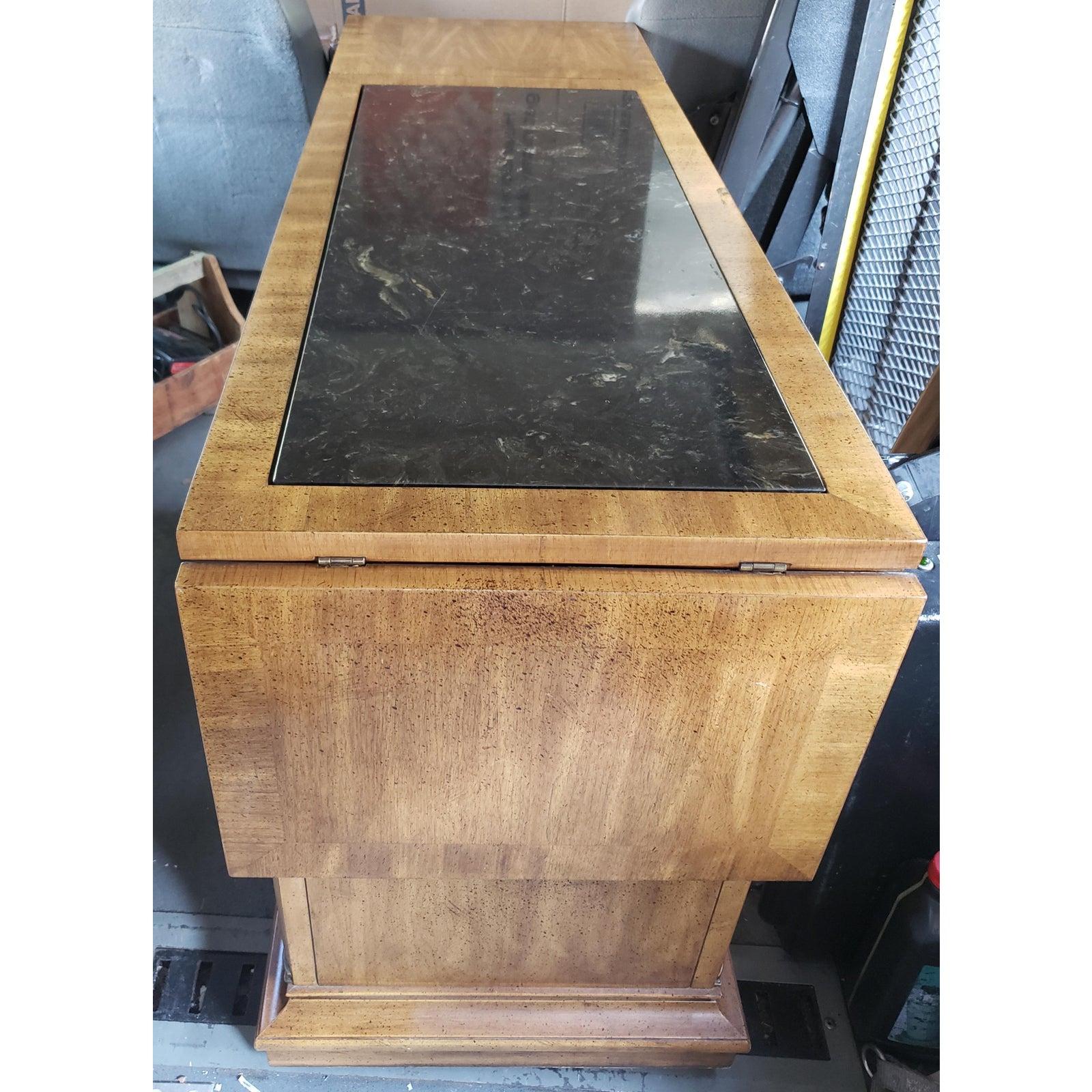 Travail du bois 1960s Solid Wheeled Walnut Flip Top Server Bar Cabinet en vente
