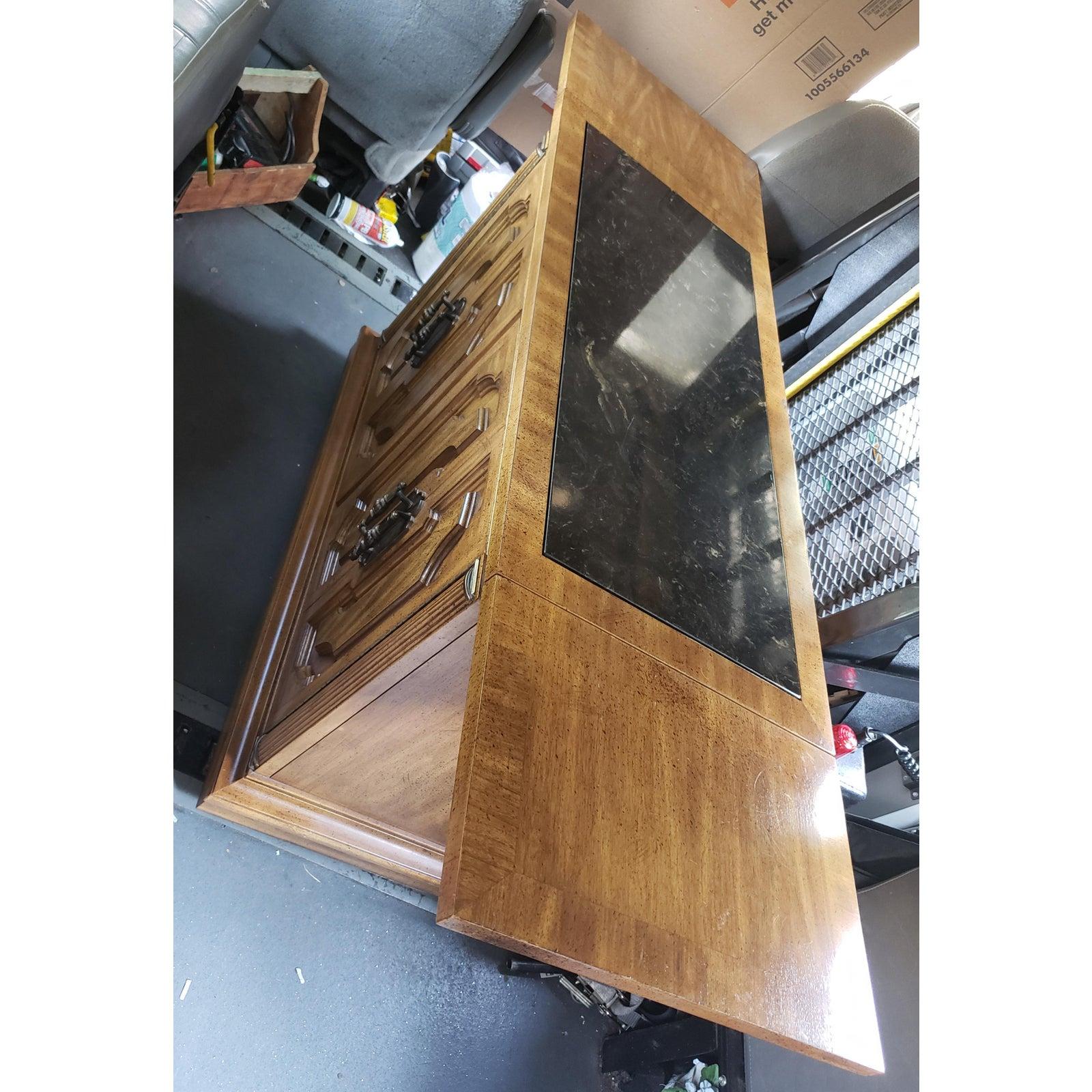 1960s Solid Wheeled Walnut Flip Top Server Bar Cabinet Bon état - En vente à Germantown, MD