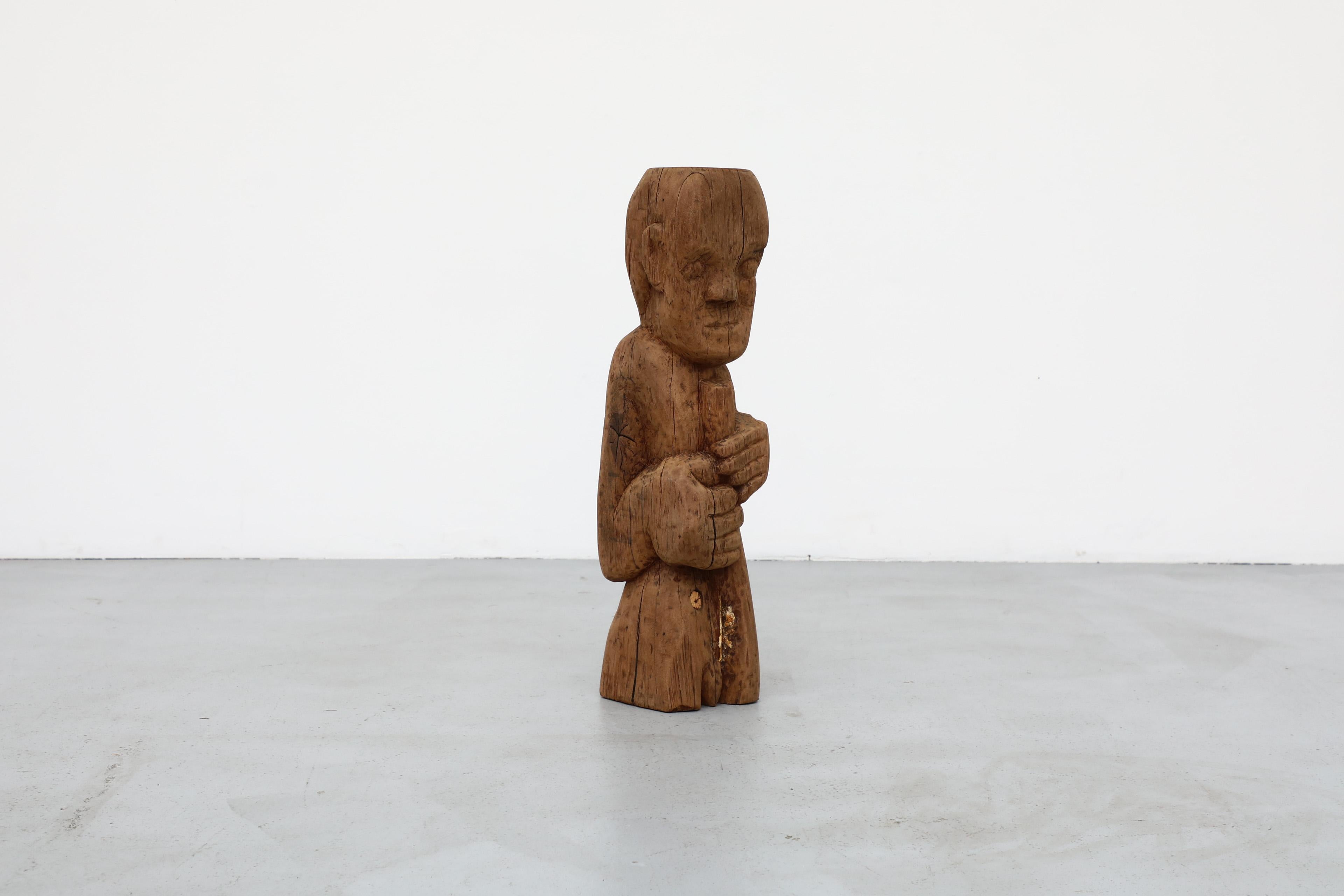 Escultura tótem primitiva tallada a mano en madera maciza de 1960 en venta 6