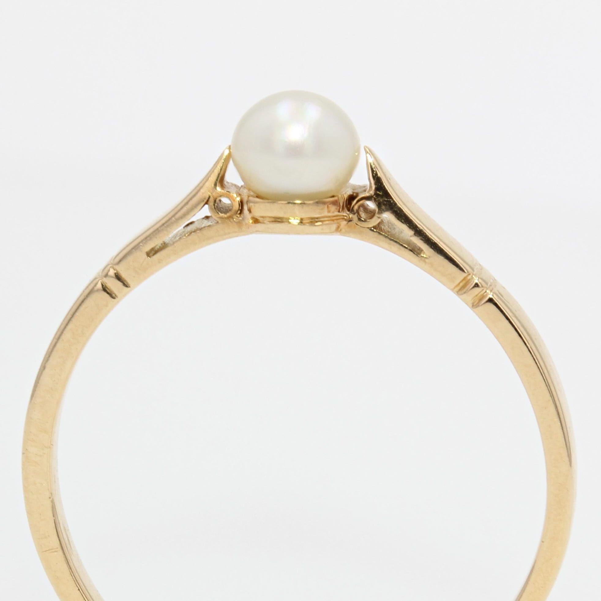 1960s Solitaire Pearl 18 Karat Yellow Gold Ring In Good Condition In Poitiers, FR