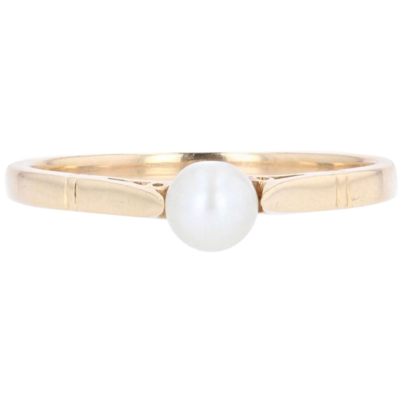 1960s Solitaire Pearl 18 Karat Yellow Gold Ring