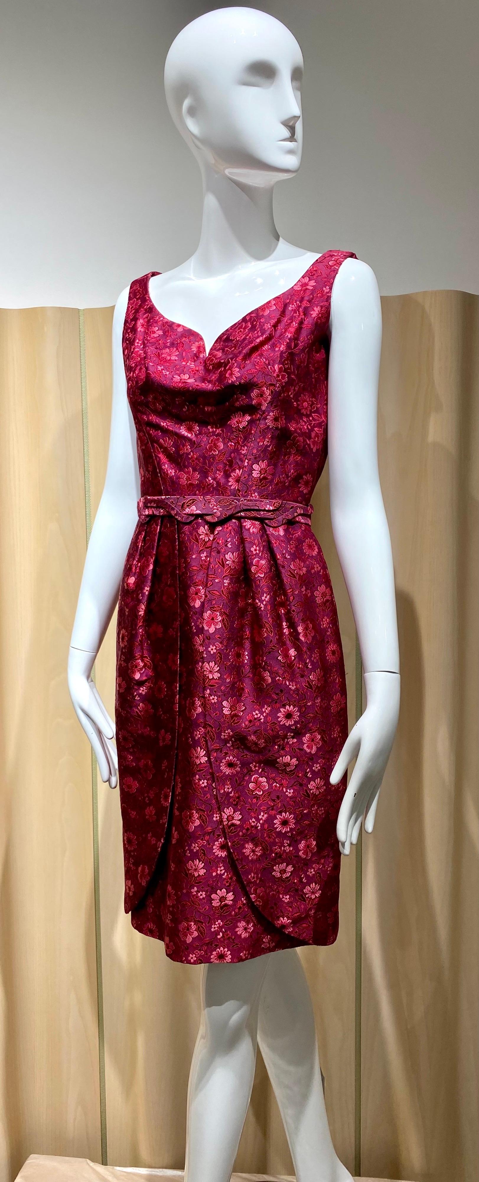 Años 60 Sophie de Saks Vestido y chaqueta de brocado rojo burdeos en venta 2