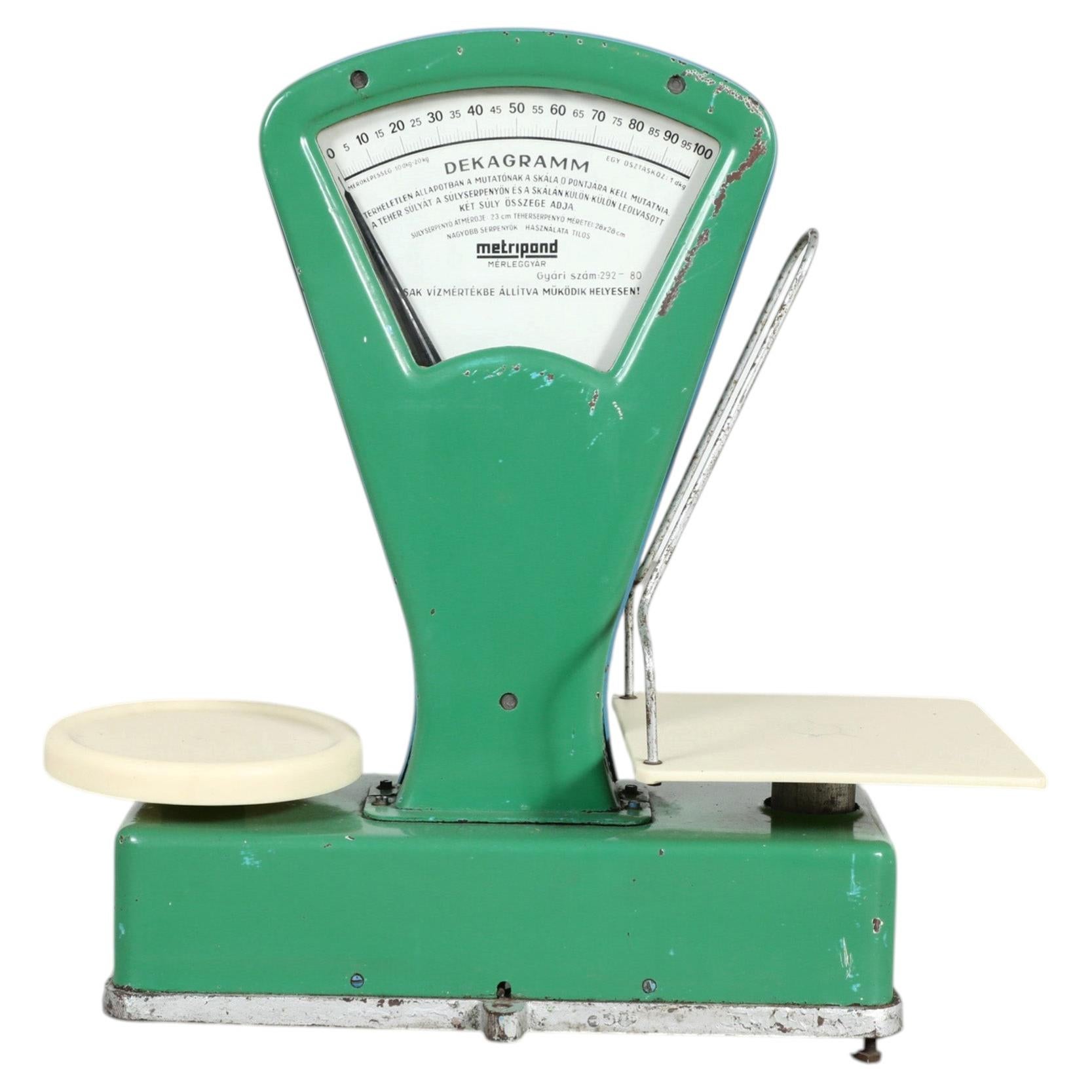 1960s Soviet Era Spearmint Green Metripond Grocer's Scale For Sale