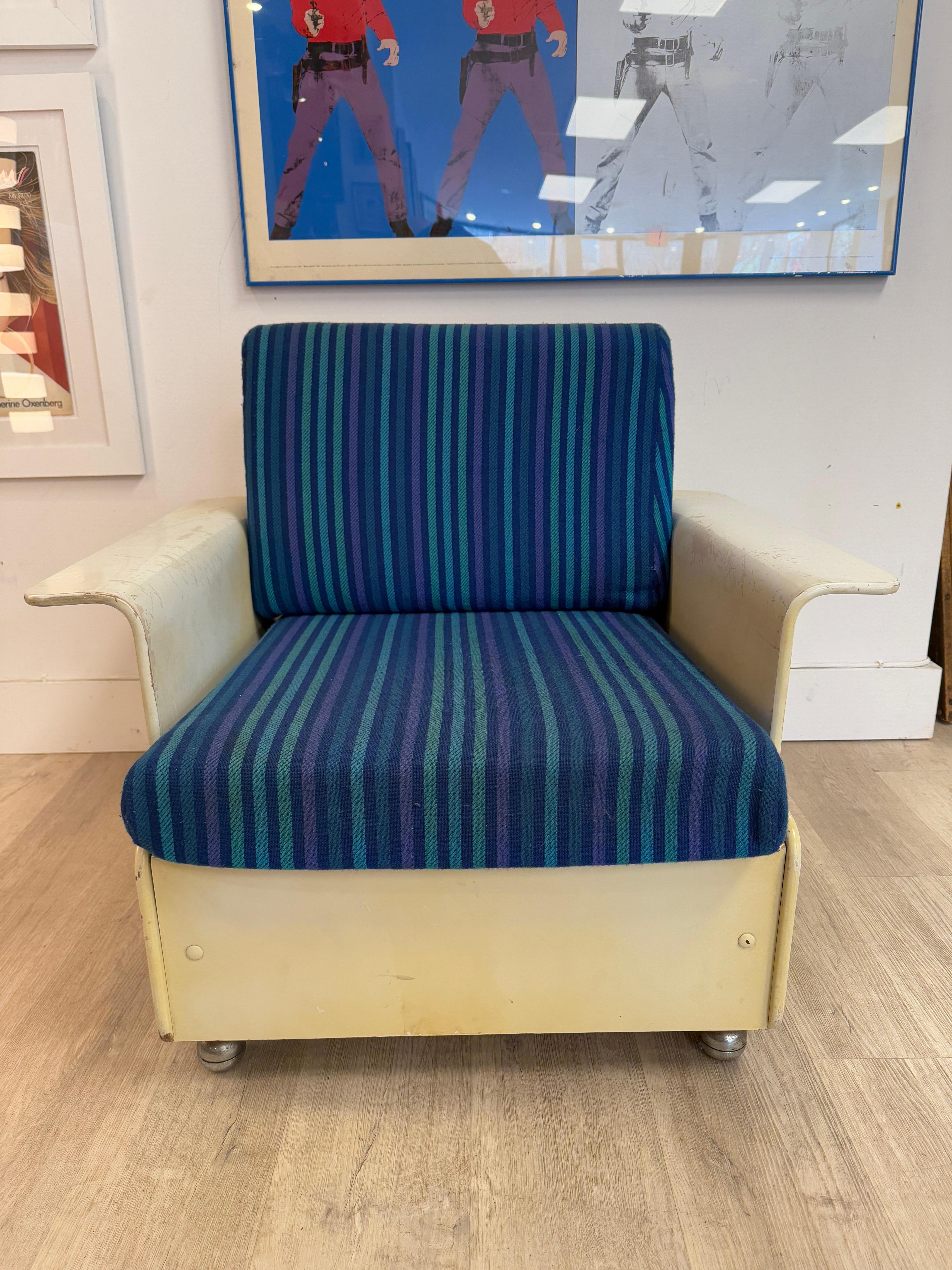 1960's Space Age Bent Plywood Chairs In Fair Condition For Sale In Jersey City, NJ
