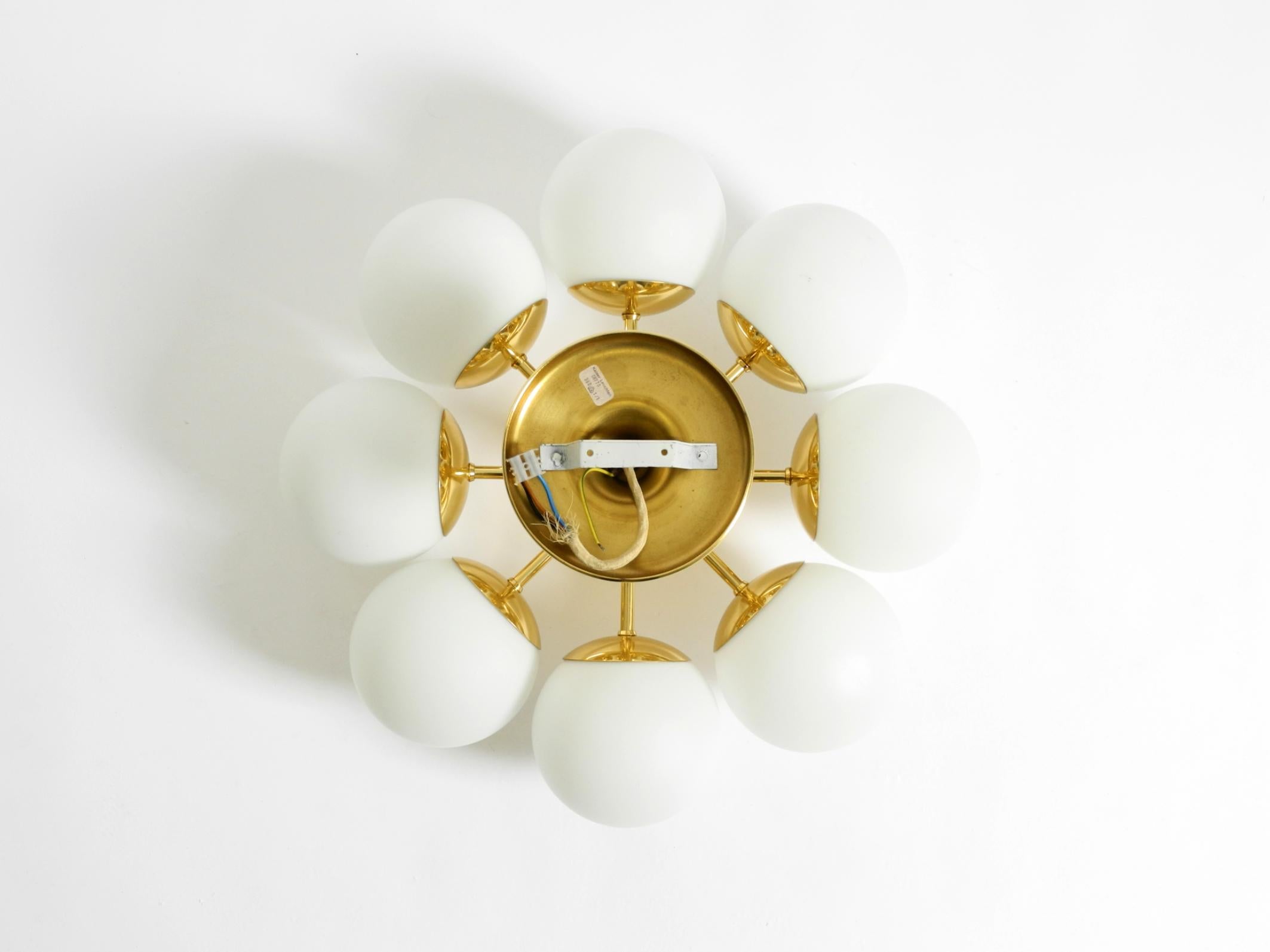 1960s Space Age brass ceiling lamp with 8 glass balls by Kaiser Leuchten in vendita 5