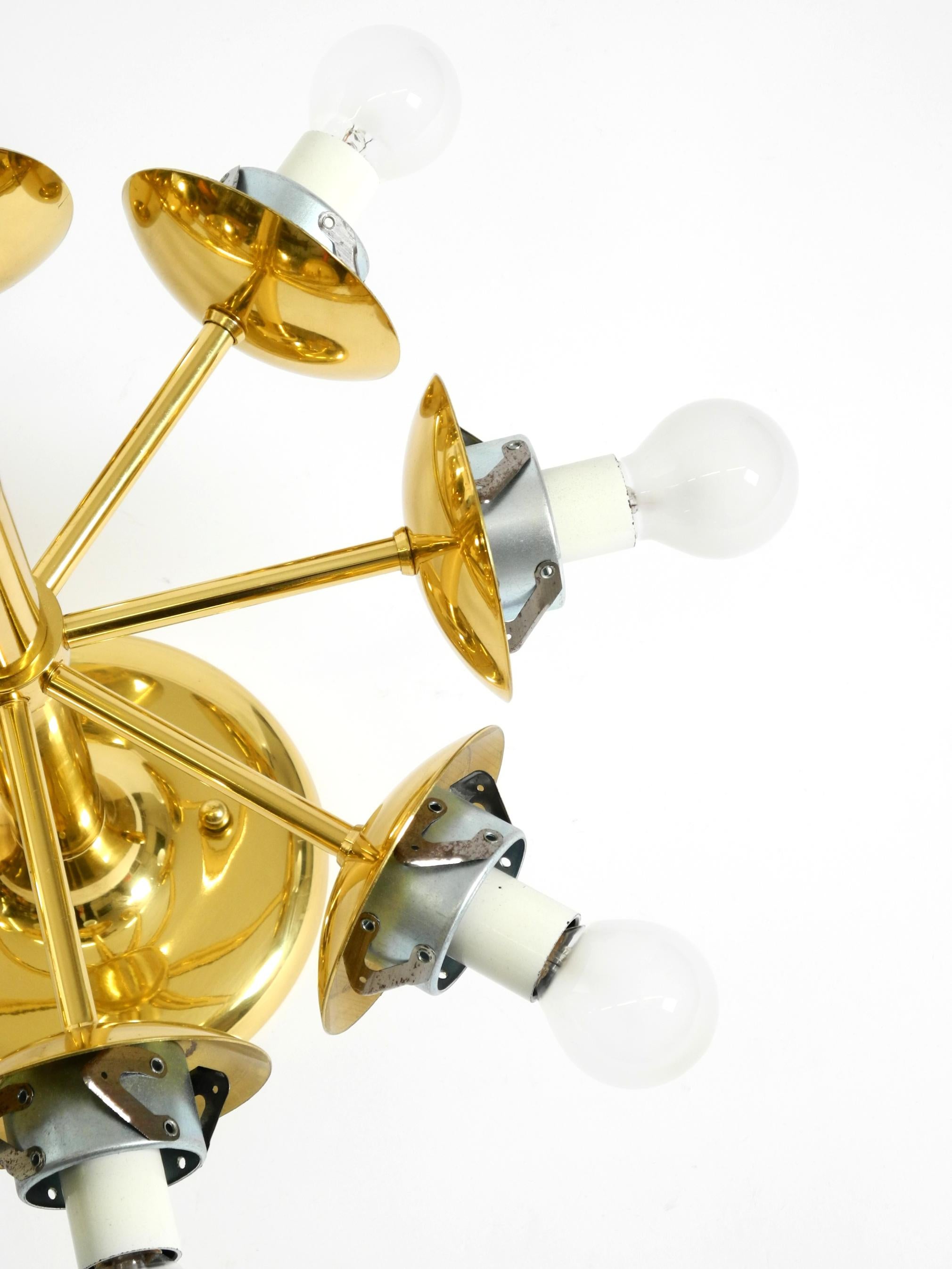 1960s Space Age brass ceiling lamp with 8 glass balls by Kaiser Leuchten in vendita 9