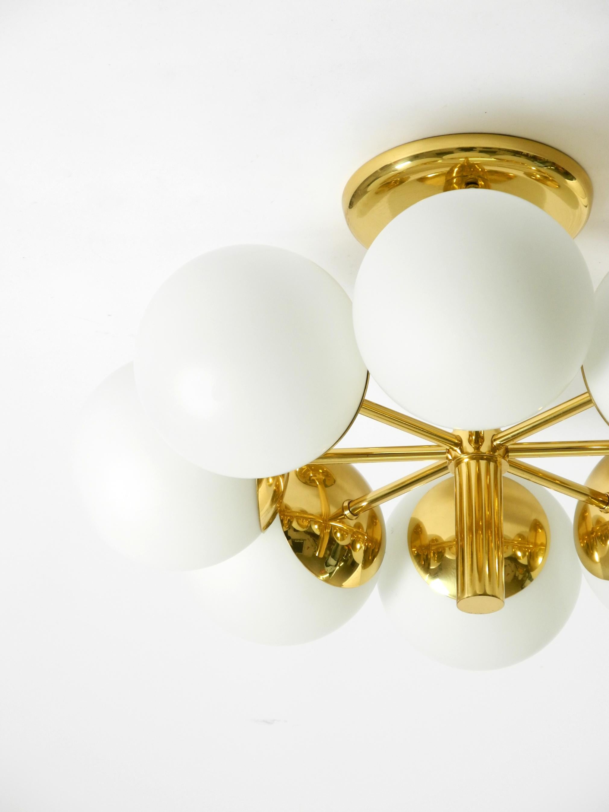 1960s Space Age brass ceiling lamp with 8 glass balls by Kaiser Leuchten in vendita 2