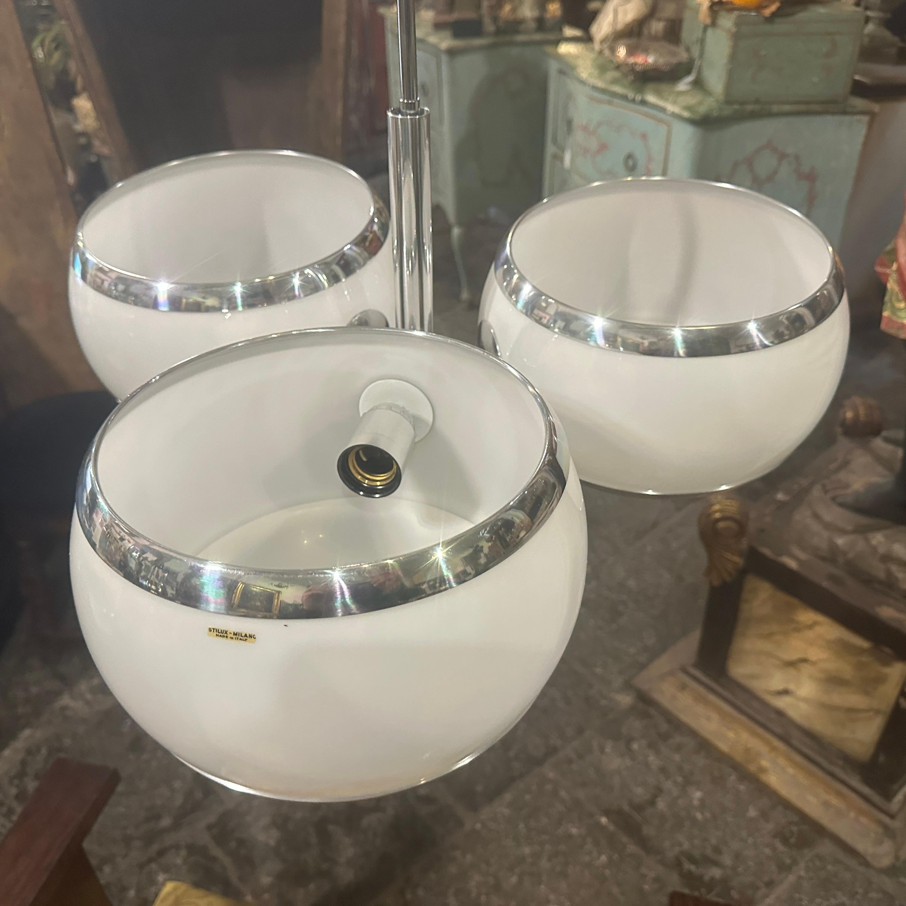 Lampadario Space and Chrome degli anni '60 in metallo cromato e plastica bianca di Stilux Milano in vendita 3