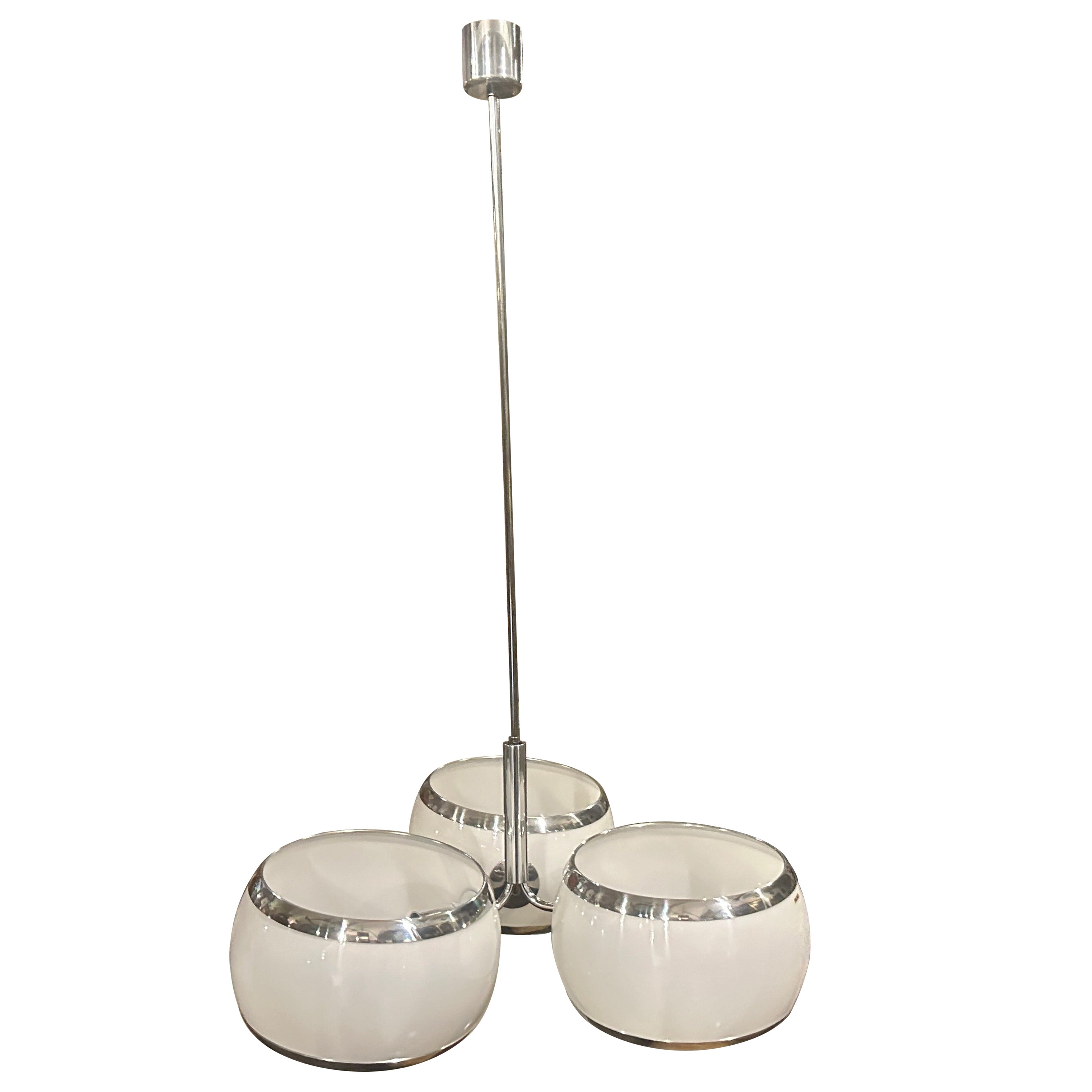 Lampadario Space and Chrome degli anni '60 in metallo cromato e plastica bianca di Stilux Milano in vendita