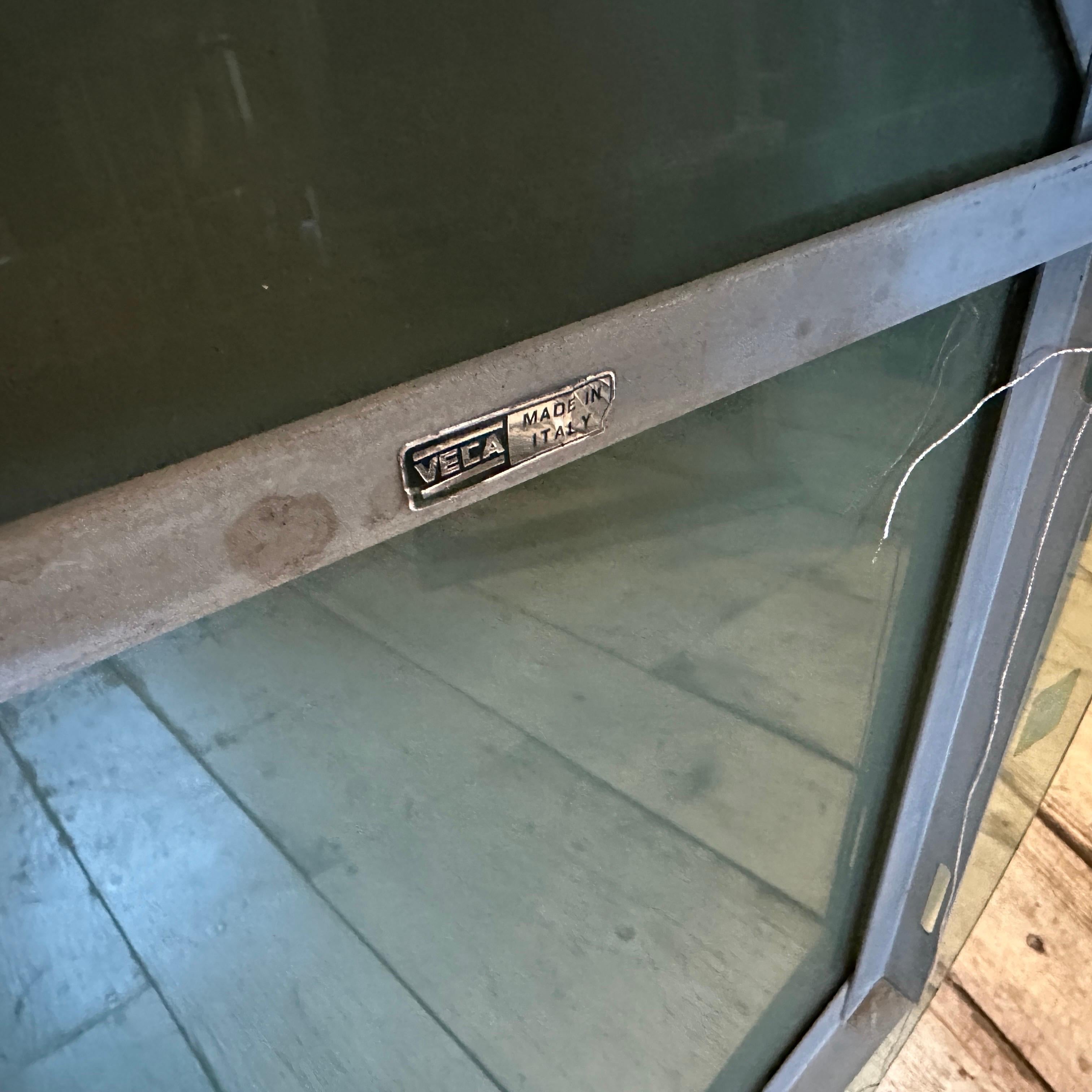 1960s Space Age Gray and Clear Glass Italian Wall Mirror by Veca For Sale 3