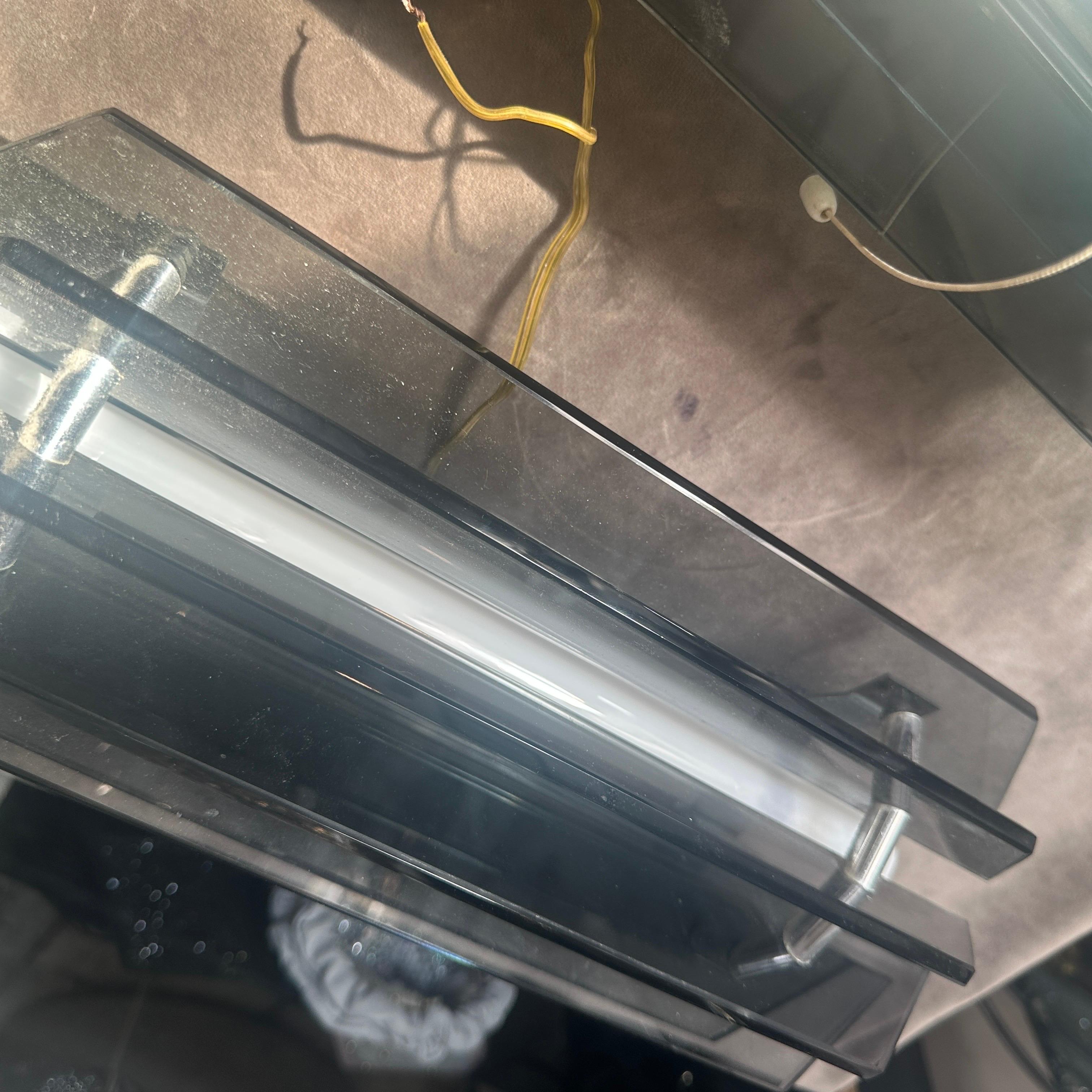 Italiano Applique da parete in vetro e acciaio grigio A Space Age degli anni '60 di Veca in vendita