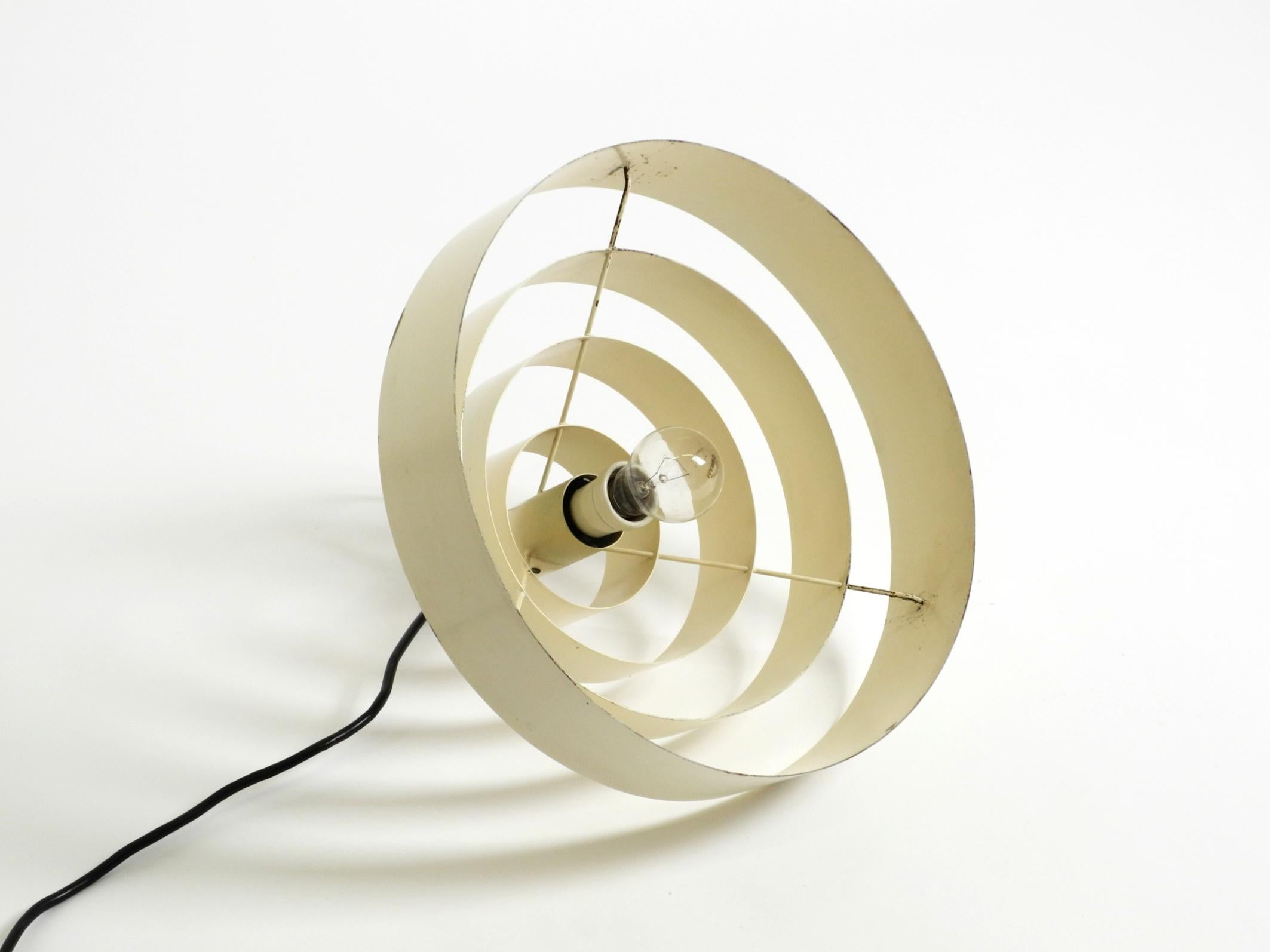 Lampada a sospensione in metallo massiccio e a doghe degli anni '60 di A Space AGE in vendita 8