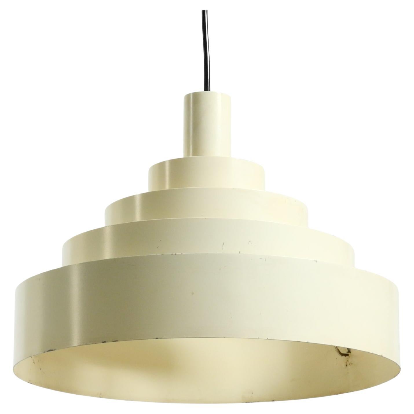 Lampada a sospensione in metallo massiccio e a doghe degli anni 
60 di A Space AGE in vendita