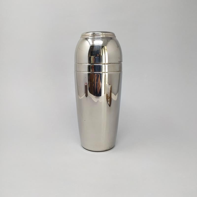 1960s Astonishing Space Age MEPRA Cocktail Shaker in stainless steel. Made in Italy. This shaker is in excellent condition.
Dimensions: diameter 3,14 x 8,26 height inches
Dimensions: diameter cm 8 x cm 21 height.