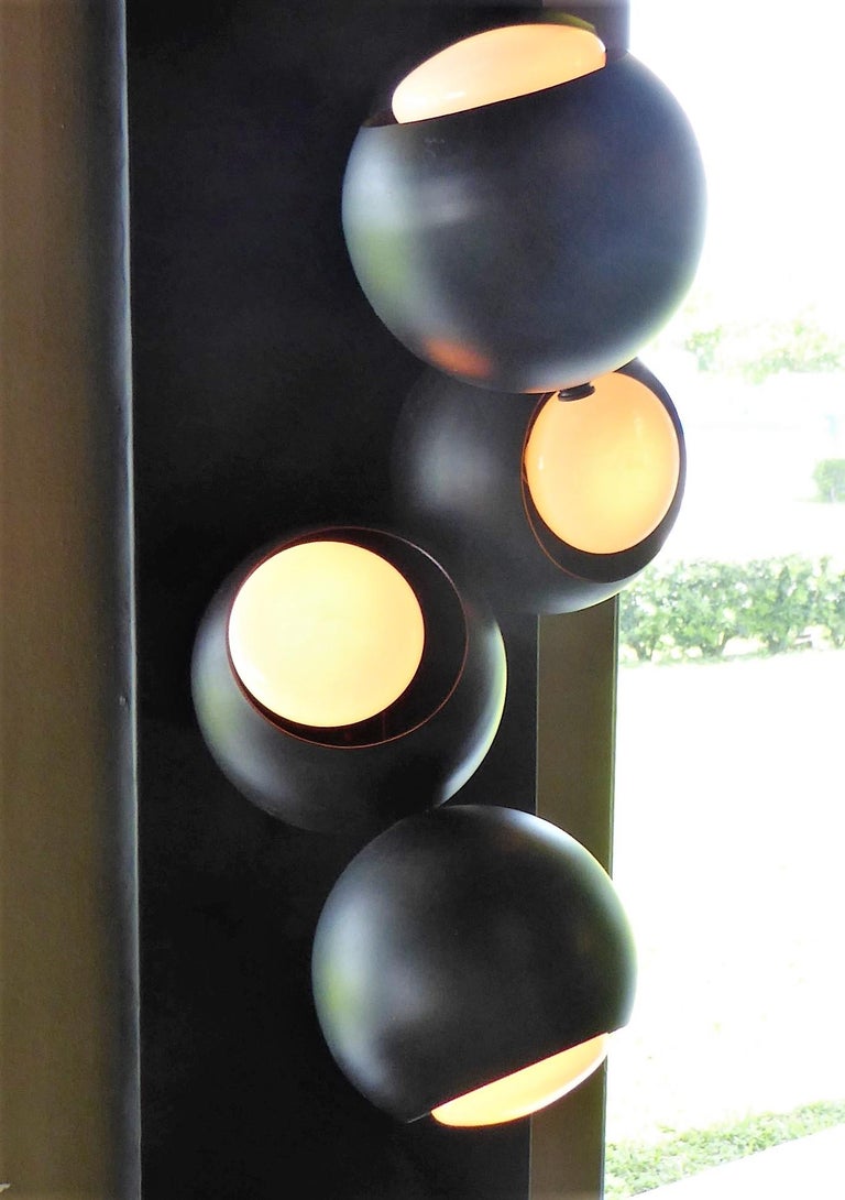 1960s Space Age Modern Molecule Sconce Bubble Wall Light in Sonneman Style For Sale 4